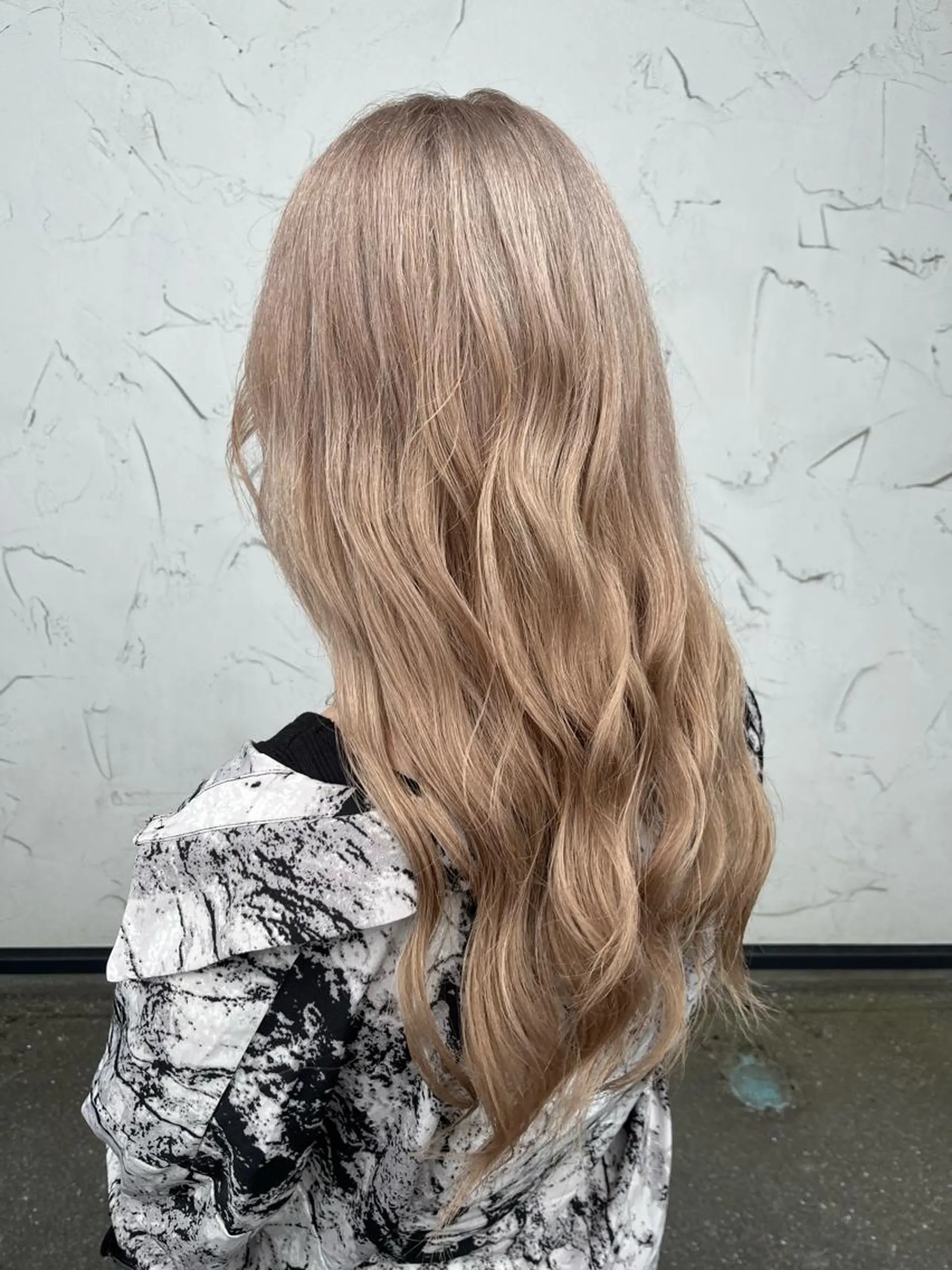 ロング カット ヘアカラー 道下 颯人のヘアスタイル