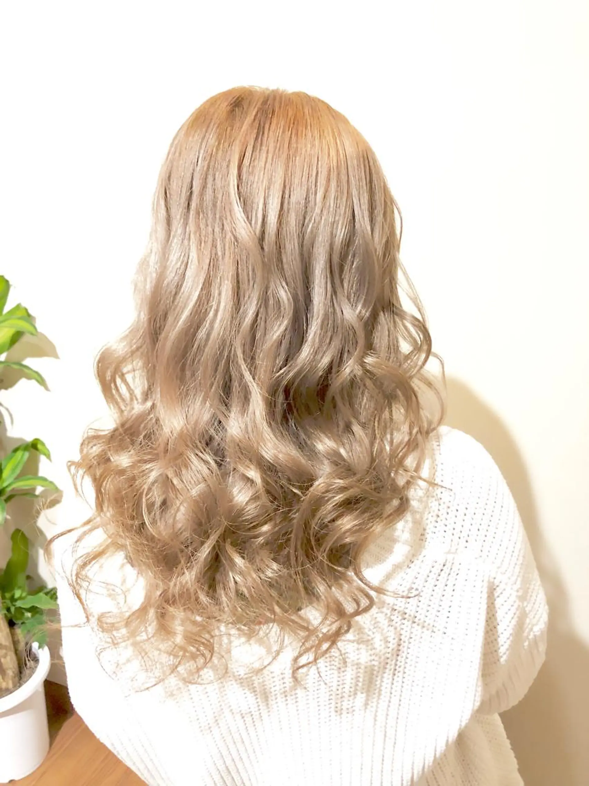 ロング カラー ベージュカラー ヘアカラー トリートメント 💓シールエクステ ルミエールのヘアスタイル