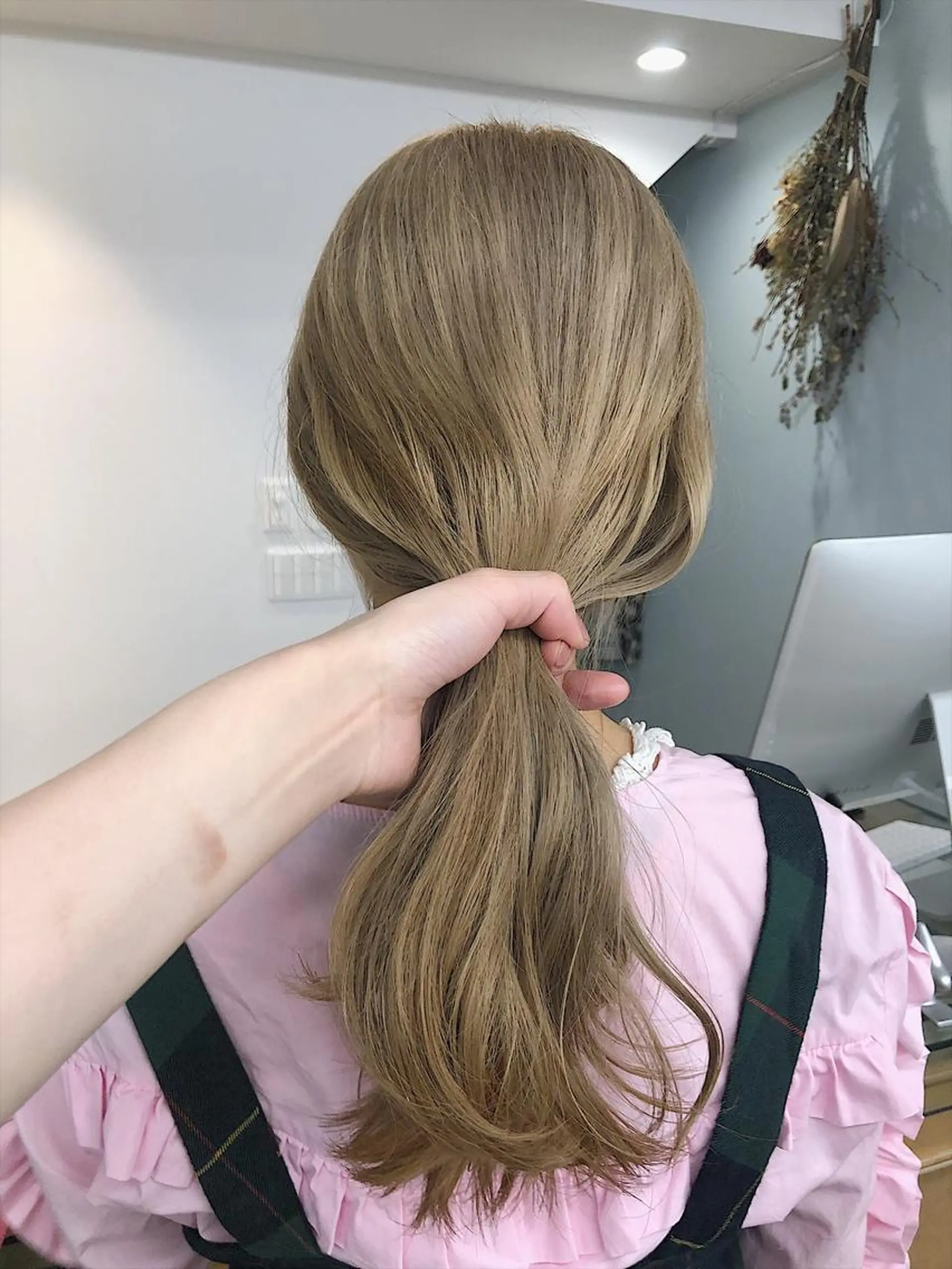 ロング カラー ヘアアレンジ Flamme Annaのヘアスタイル
