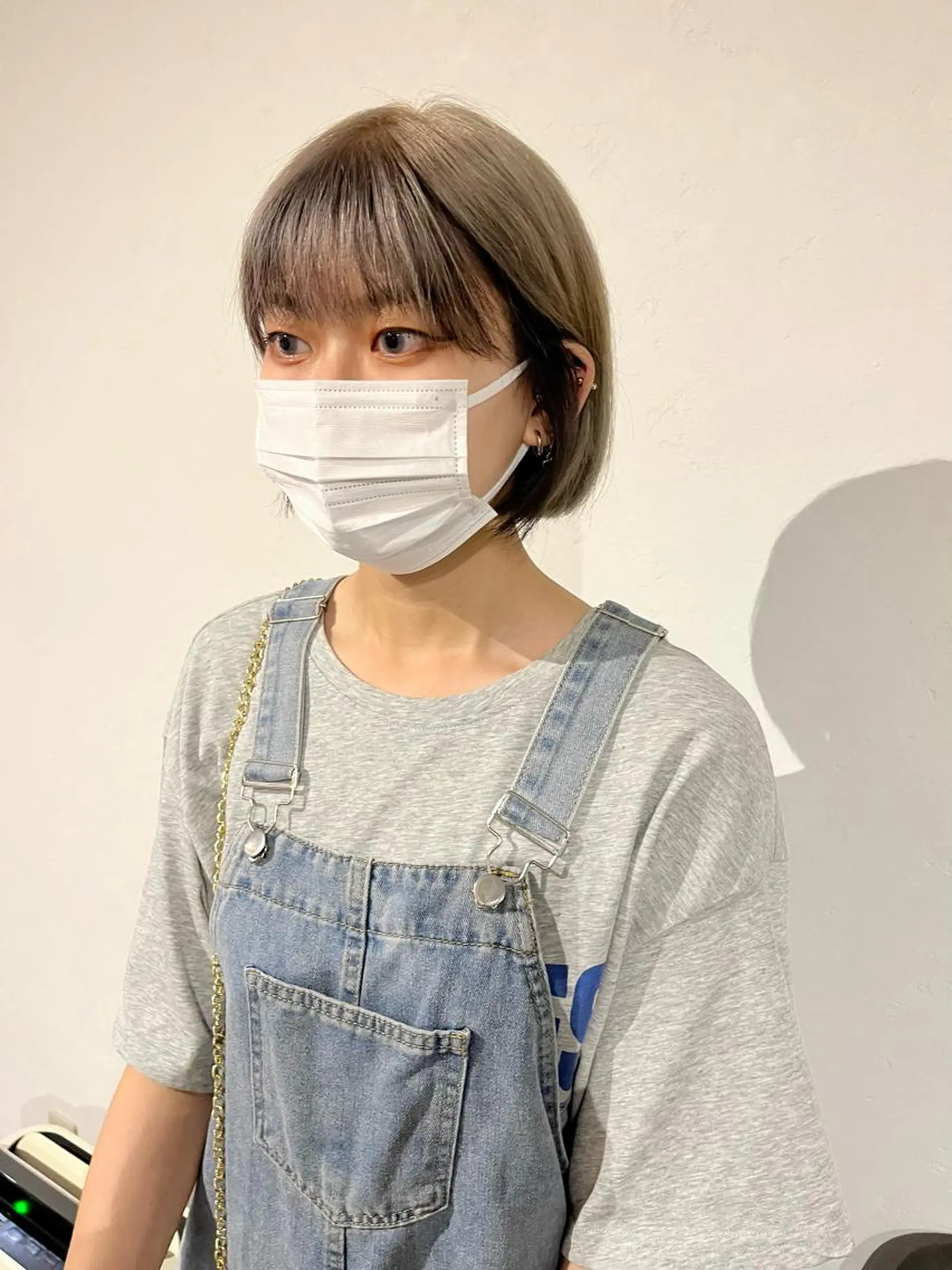 ショート カラー 切りっぱなしボブ ブリーチ ブロンド ケアブリーチ ダークグレー カット ヘアカラー ショート/パーマ/ カラー/FUKOのヘアスタイル