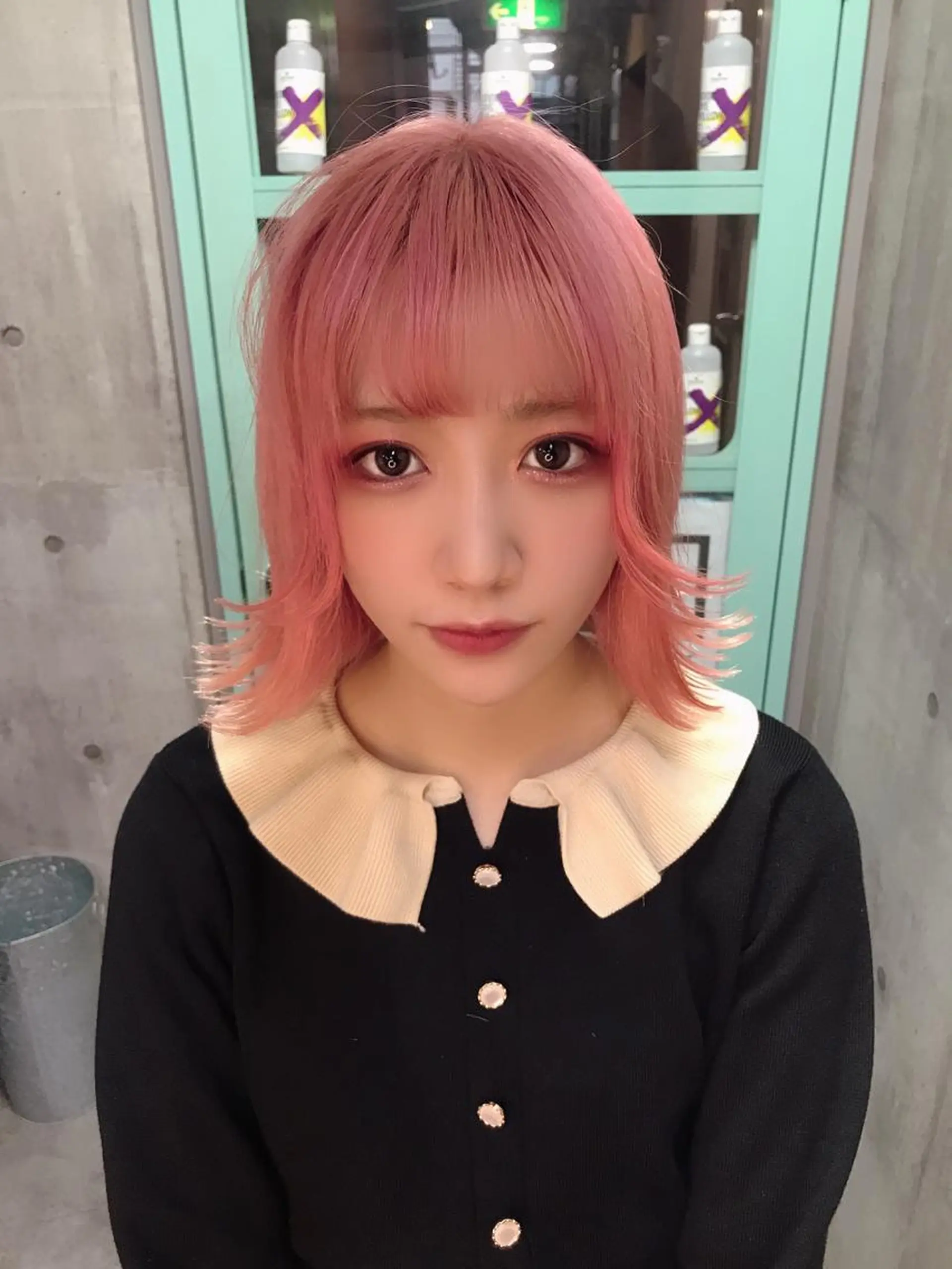 ミディアム カラー ピンクカラー 顔まわりレイヤー レイヤーカット ホワイト&レイヤーカ ットエクステ長畠俊輔のヘアスタイル