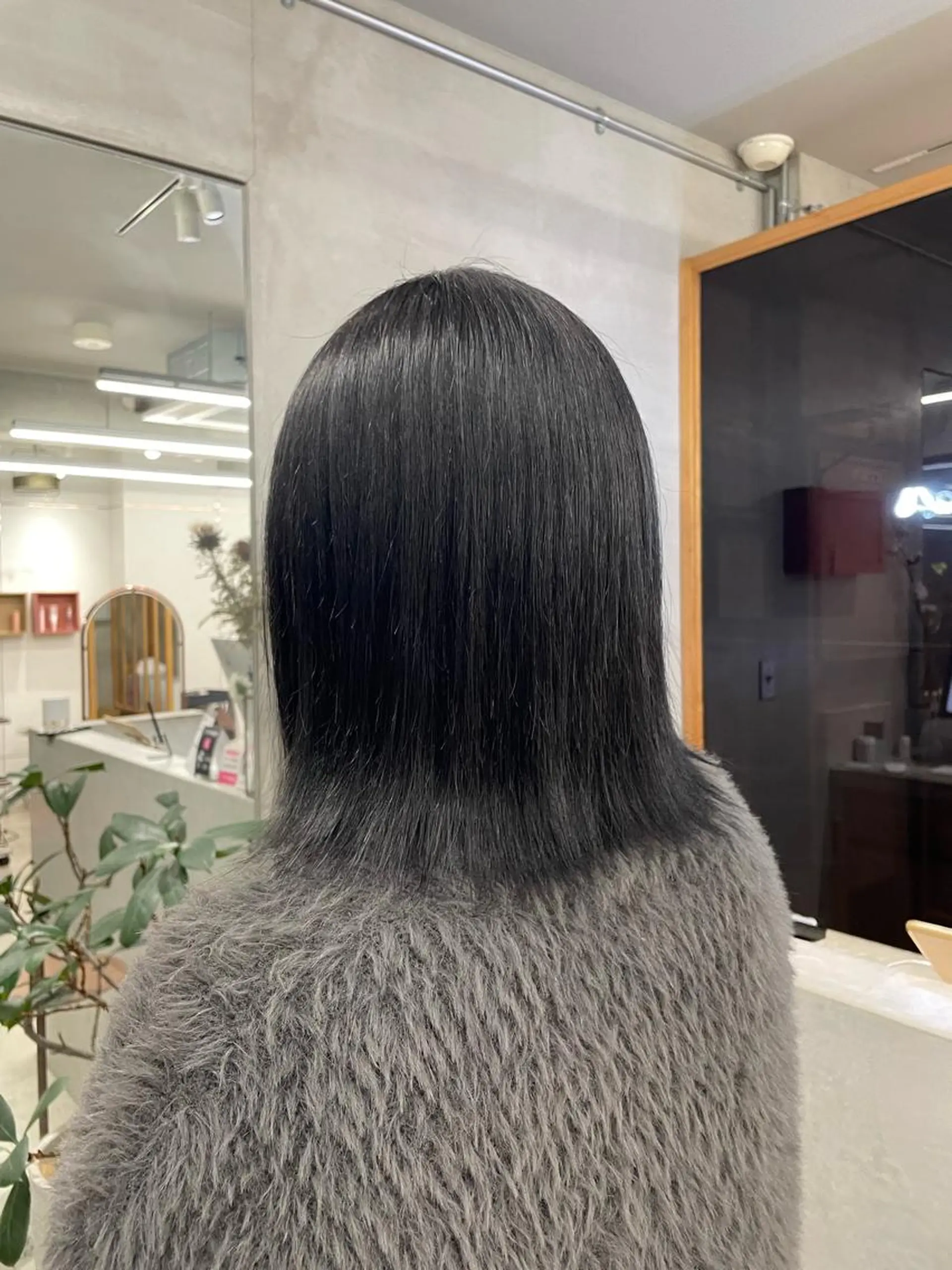 セミロング カラー 鶴井 美空のヘアスタイル
