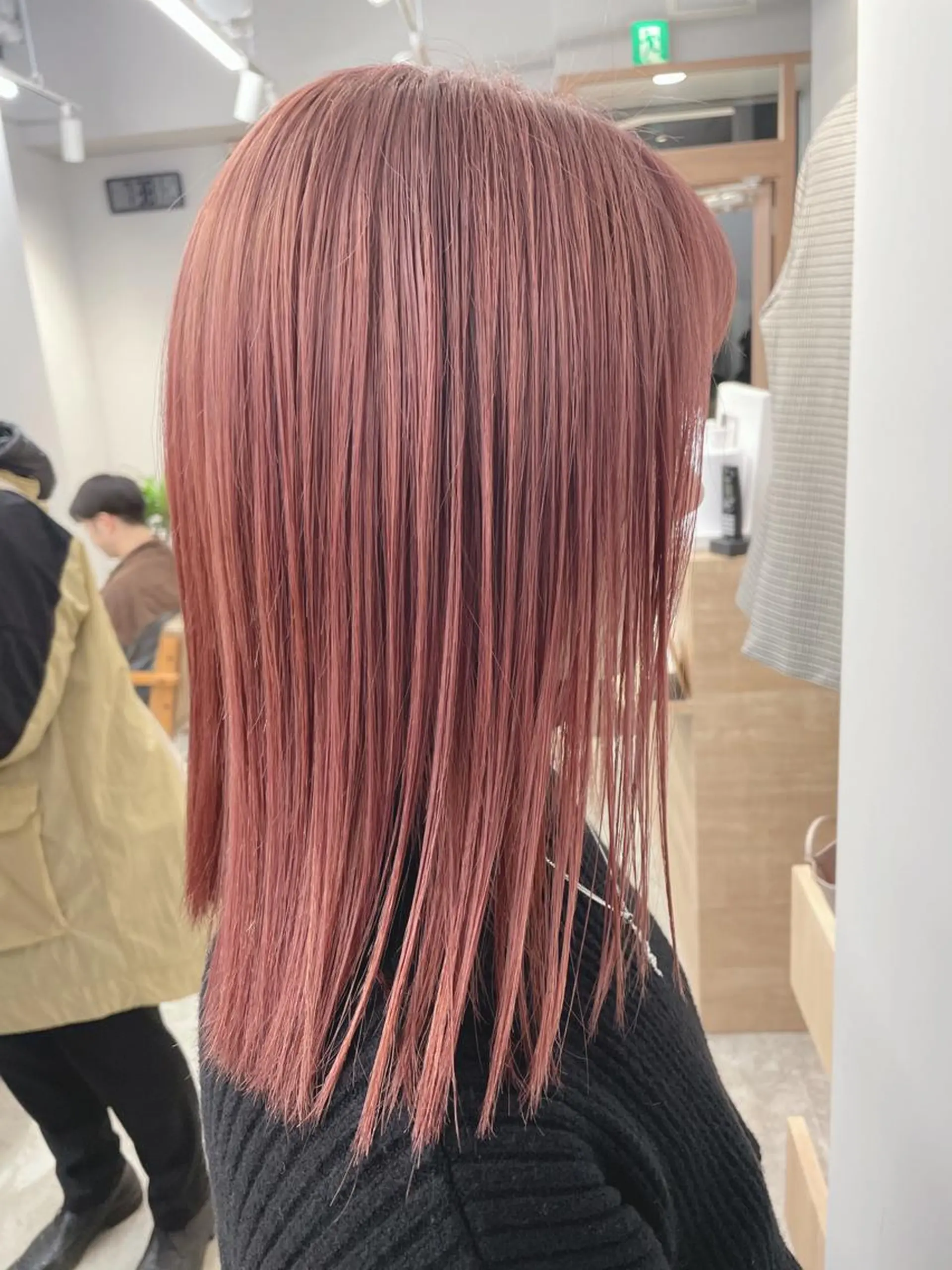 ミディアム SAEKI【ior 】北千住店ブリーチのヘアスタイル