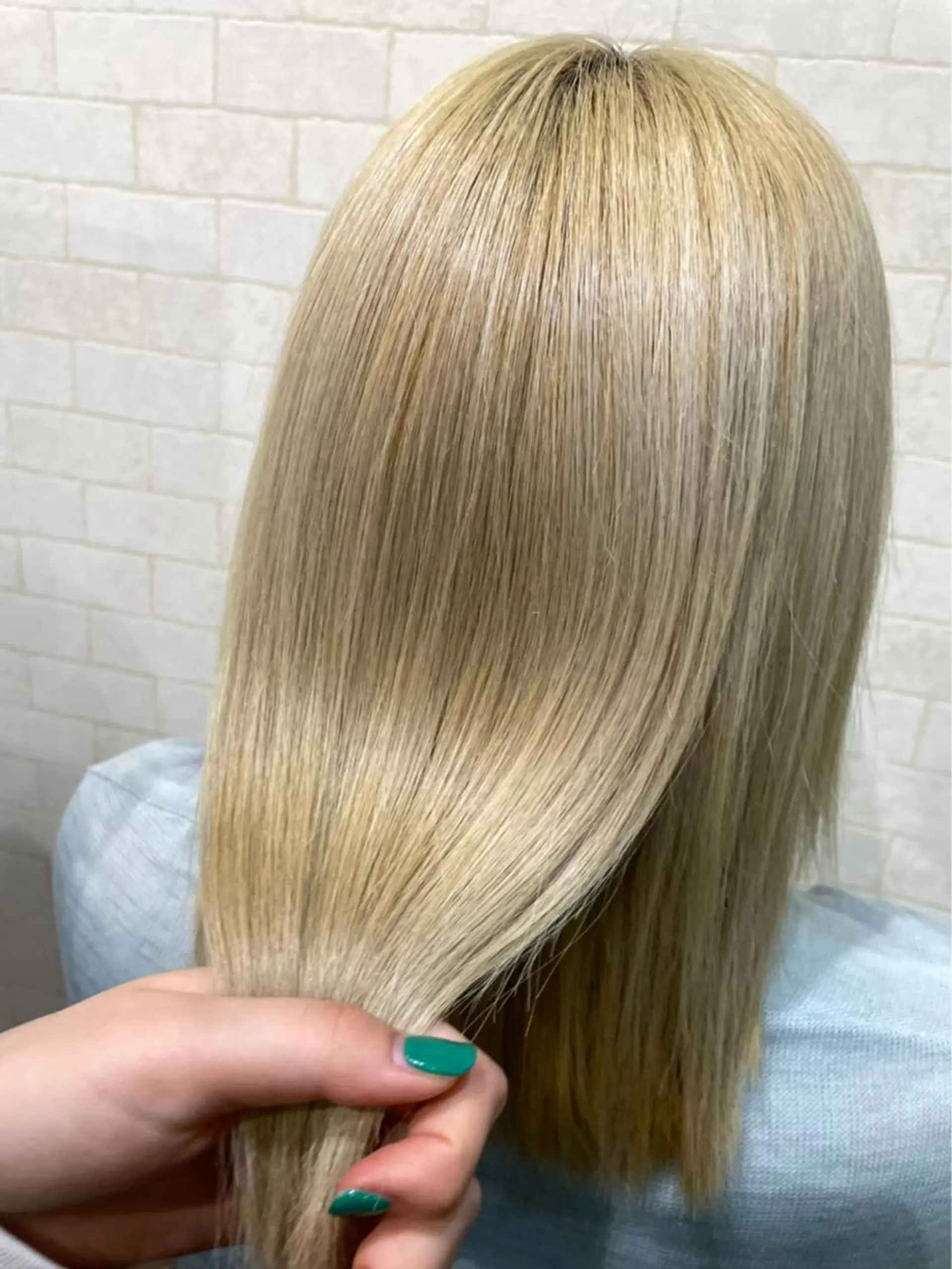セミロング カラー ブリーチ ケアブリーチ 透明感カラー デザインカラー ダブルカラー ヘアカラー トリートメント まつげ/ハイトーン AYAKA🌙のヘアスタイル