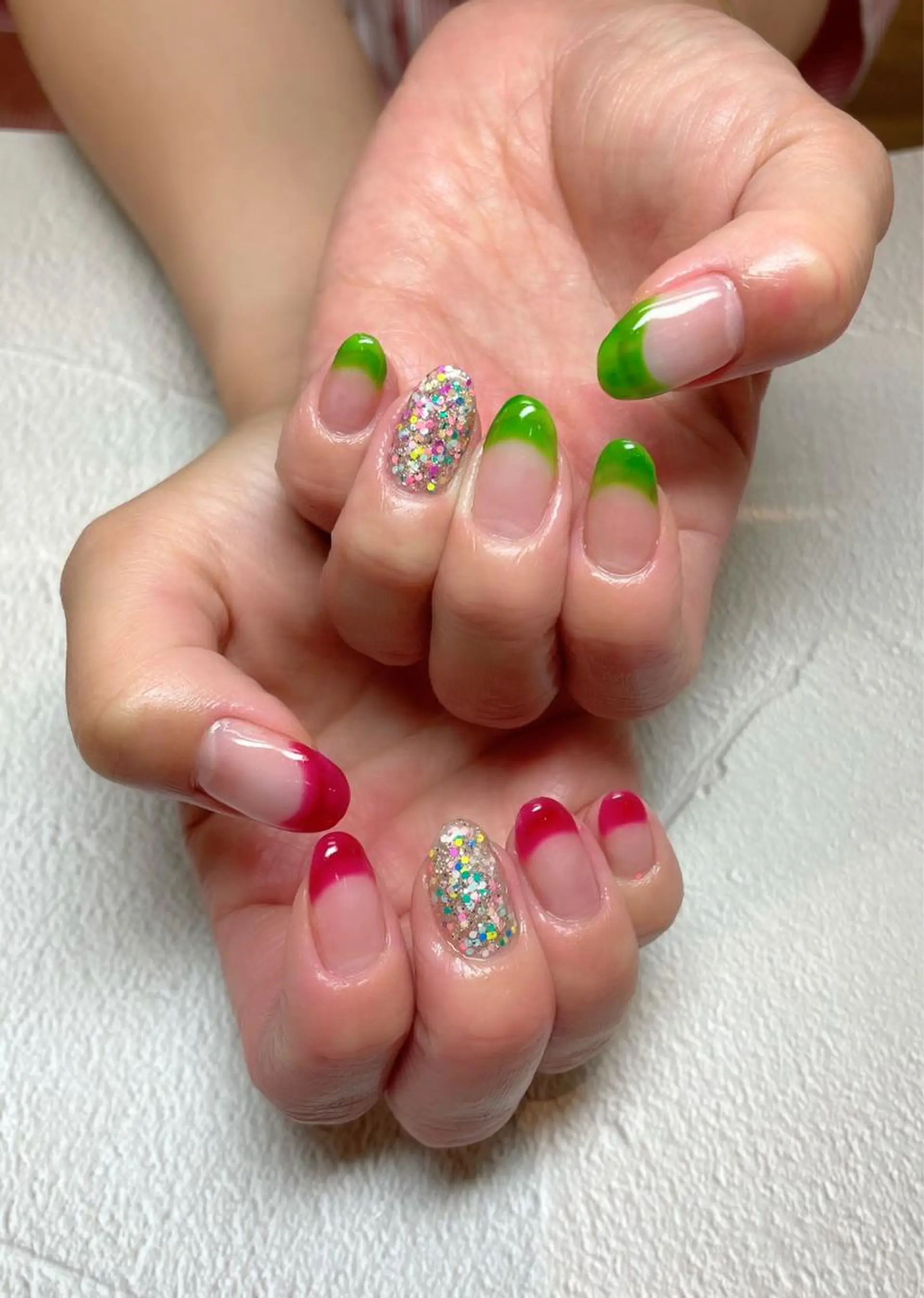 ネイル クリアネイル フレンチネイル ホログラムネイル SINCERELY シンシアリー🌈のネイルデザイン