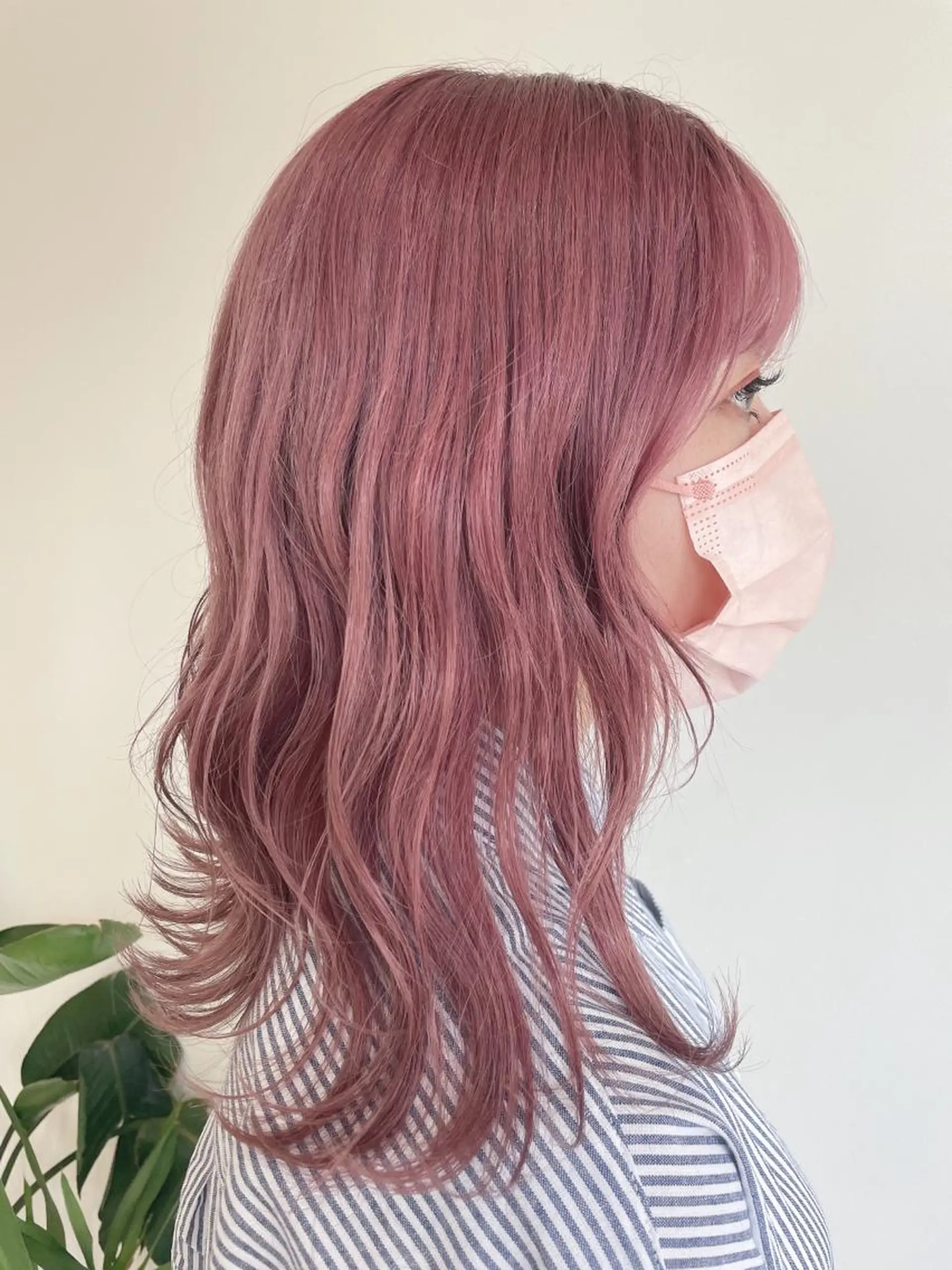 ミディアム Rio/ヘアセット/ ハイトーンカラーのヘアスタイル