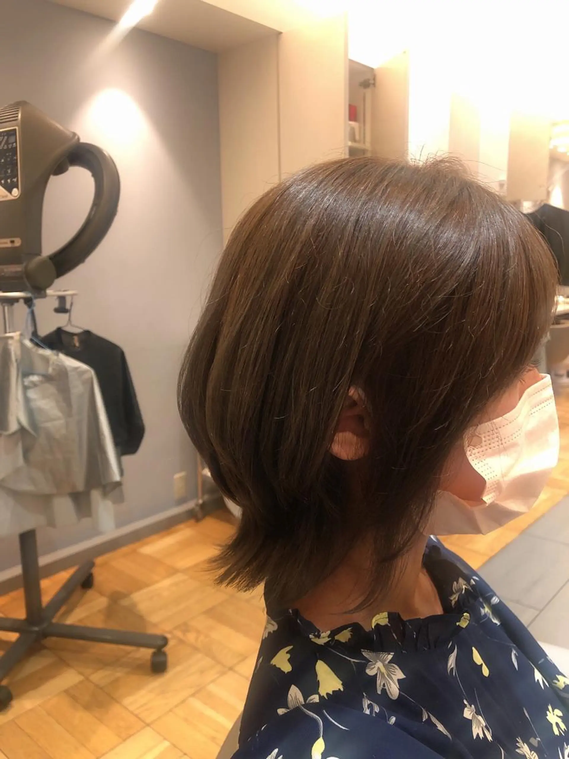 ショート アッシュ レイヤーカット ショートヘア 外ハネヘア ウルフカット Ｈａｉｒ’ｓ Ｇａｌｌeｒｙ所属・コテ巻きパーマ 阪上 沙織のヘアスタイル