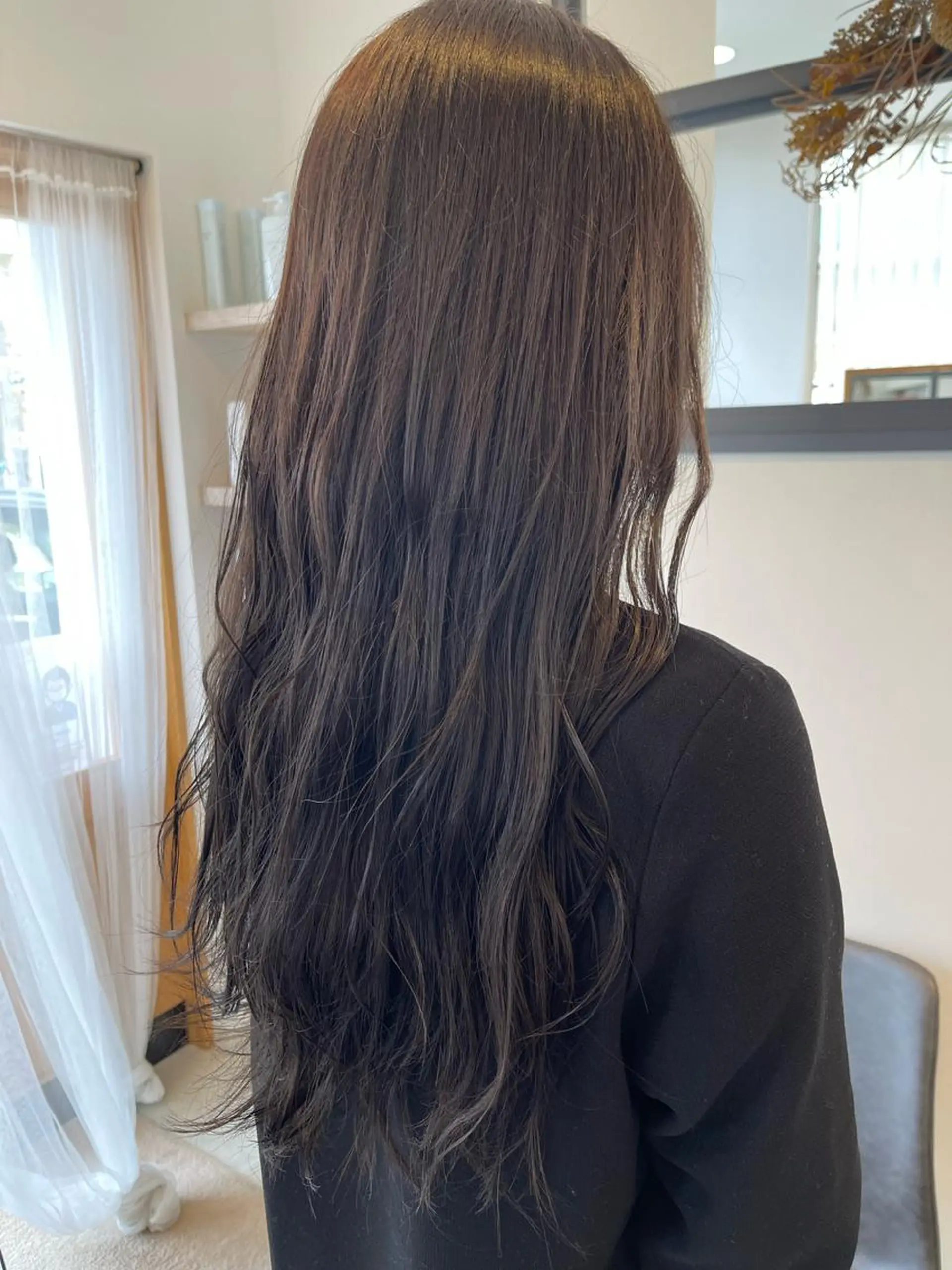 ロング カラー 透明感カラー ダークグレー 由比藤理子 ブリーチカラー🌈のヘアスタイル