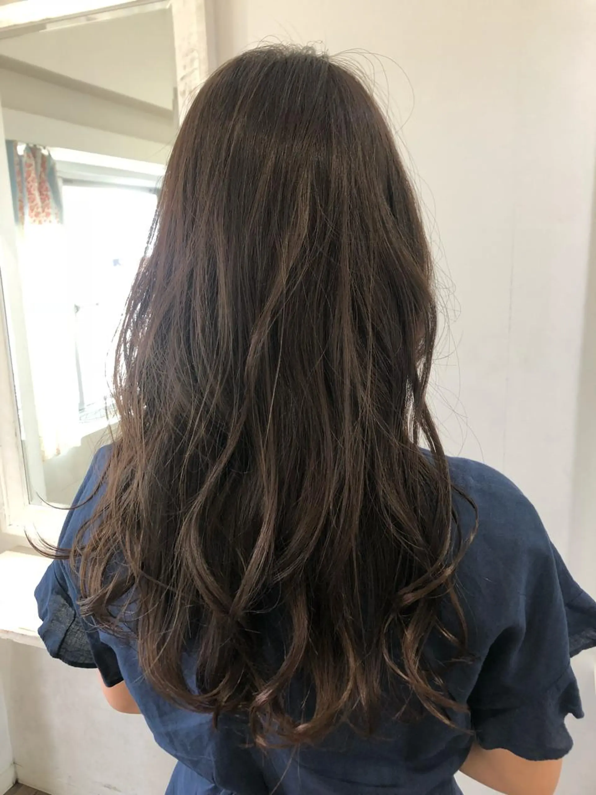 ロング 横瀬 稀のヘアスタイル