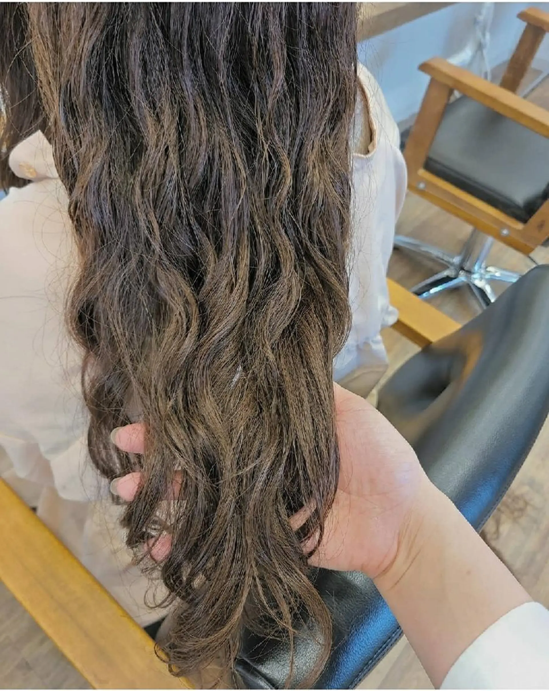 ロング パーマ 関口 友菜のヘアスタイル