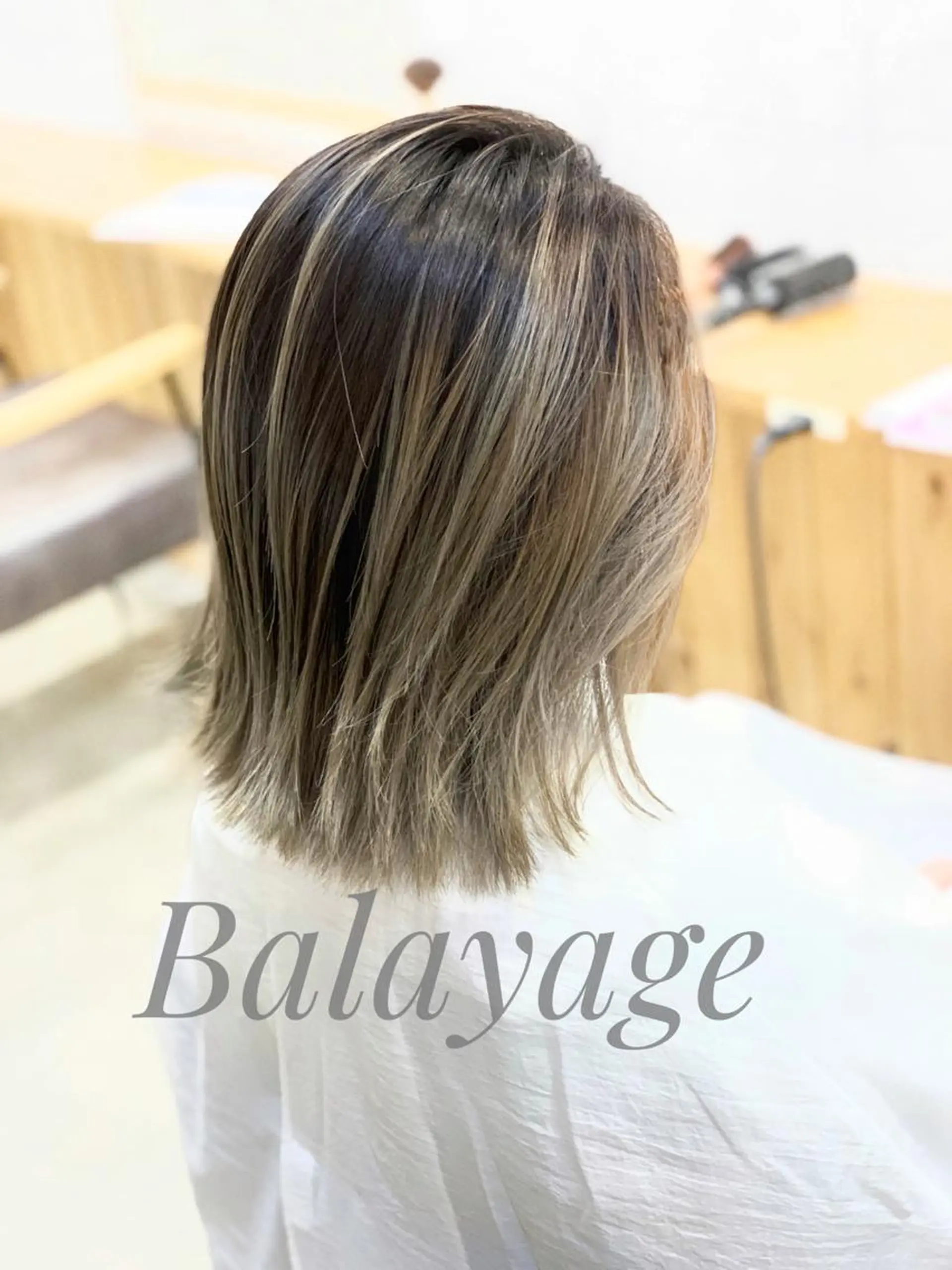 ミディアム カラー バレイヤージュ レイヤーカット くわやま まさきのヘアスタイル