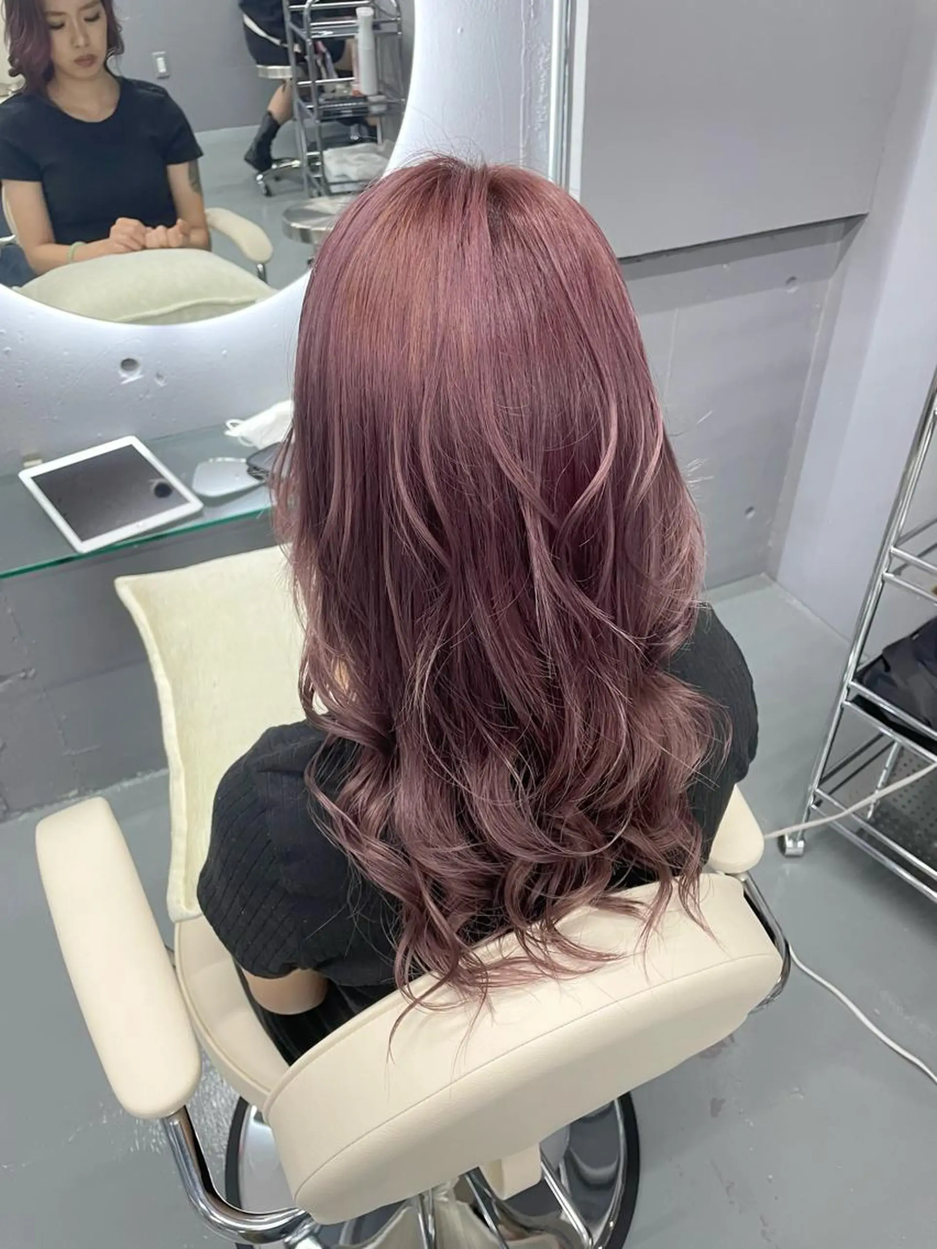 カラー ピンクカラー miu .のヘアスタイル