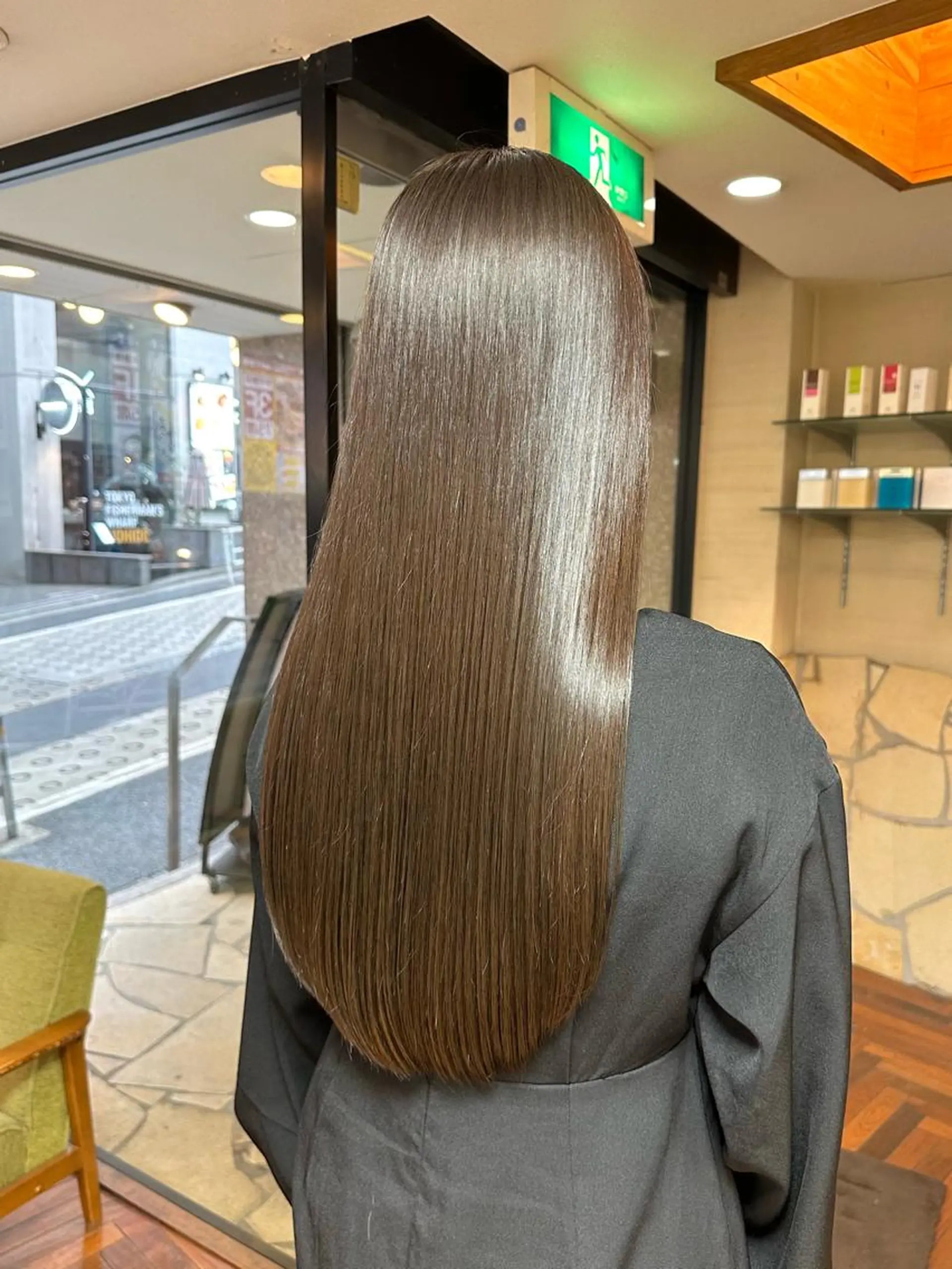 ロング カラー ブリーチ グレージュ ブリーチなしカラー オリーブグレージュ オリーブグレー 矢野 晃平のヘアスタイル