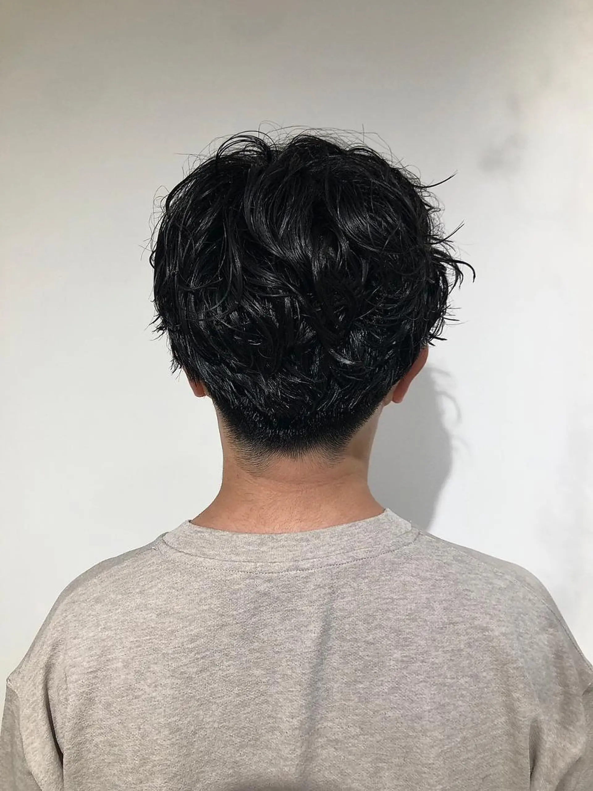 ショート パーマ メンズ アップバング ビジネス マッシュ メンズパーマ メンズツイストパーマ 高橋 英彦のヘアスタイル