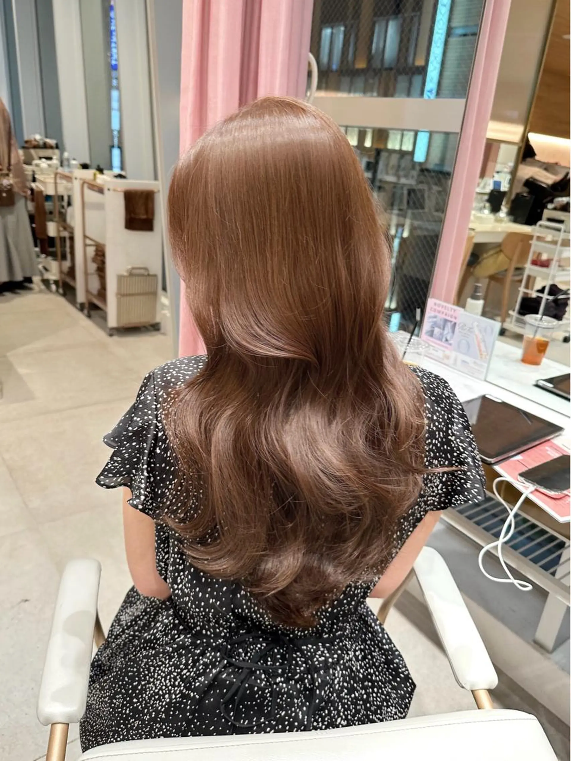 ロング カラー ヘアアレンジ 🤎小顔レイヤー /ベージュ🤎友香のヘアスタイル