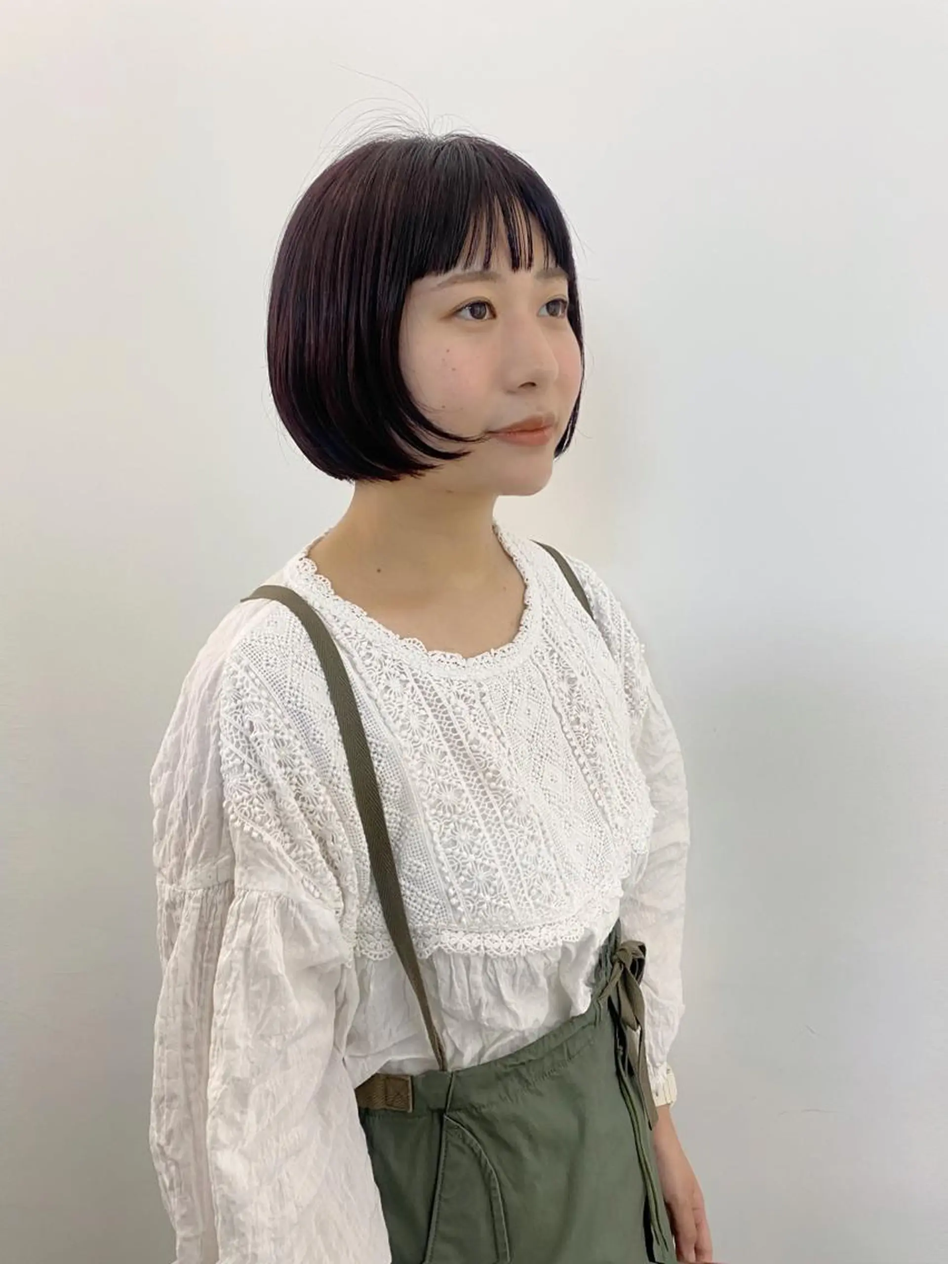 ショート カラー ボブ 大石 沙季のヘアスタイル
