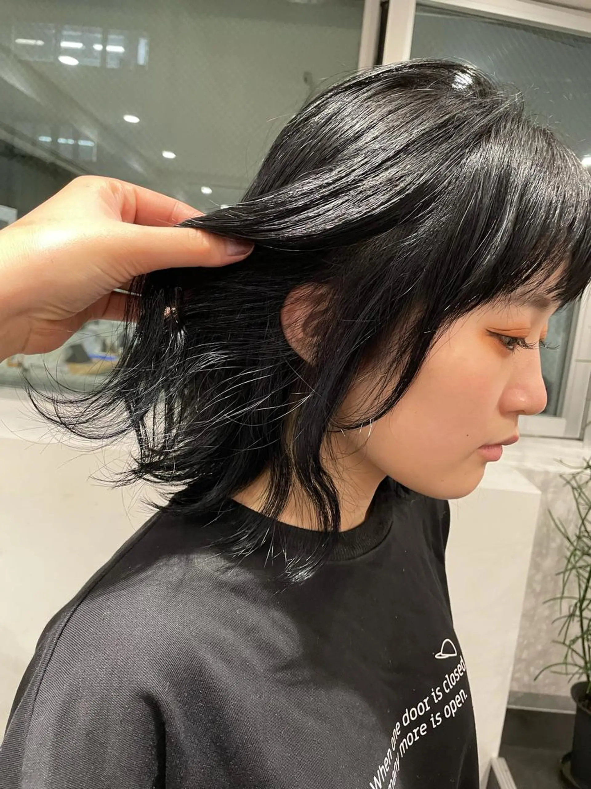 ショート カラー 黒髪 ブルーカラー ブルーブラック インナーカラー 京都美容師 塩のヘアスタイル