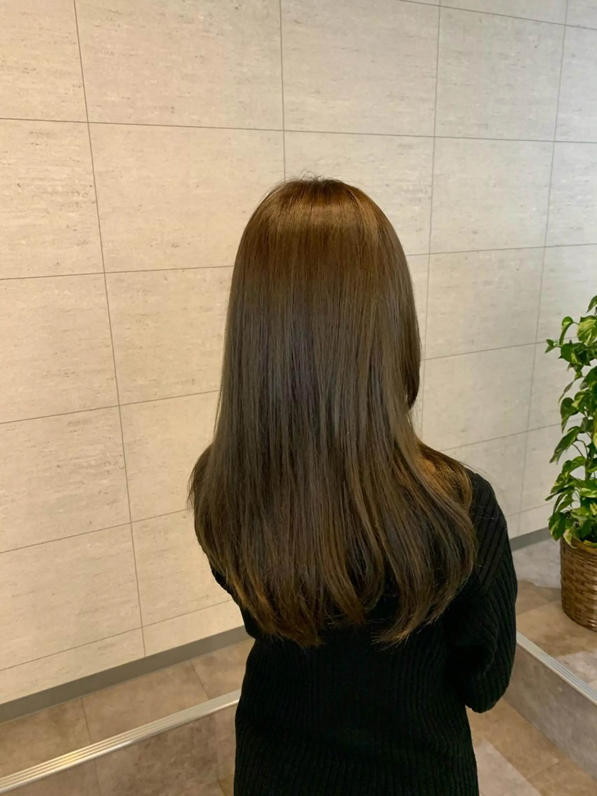ロング カラー 黒髪 オーガニックカラー 学生 髪質改善 トリートメント 髪質改善カラーズ カフェプラスのヘアスタイル