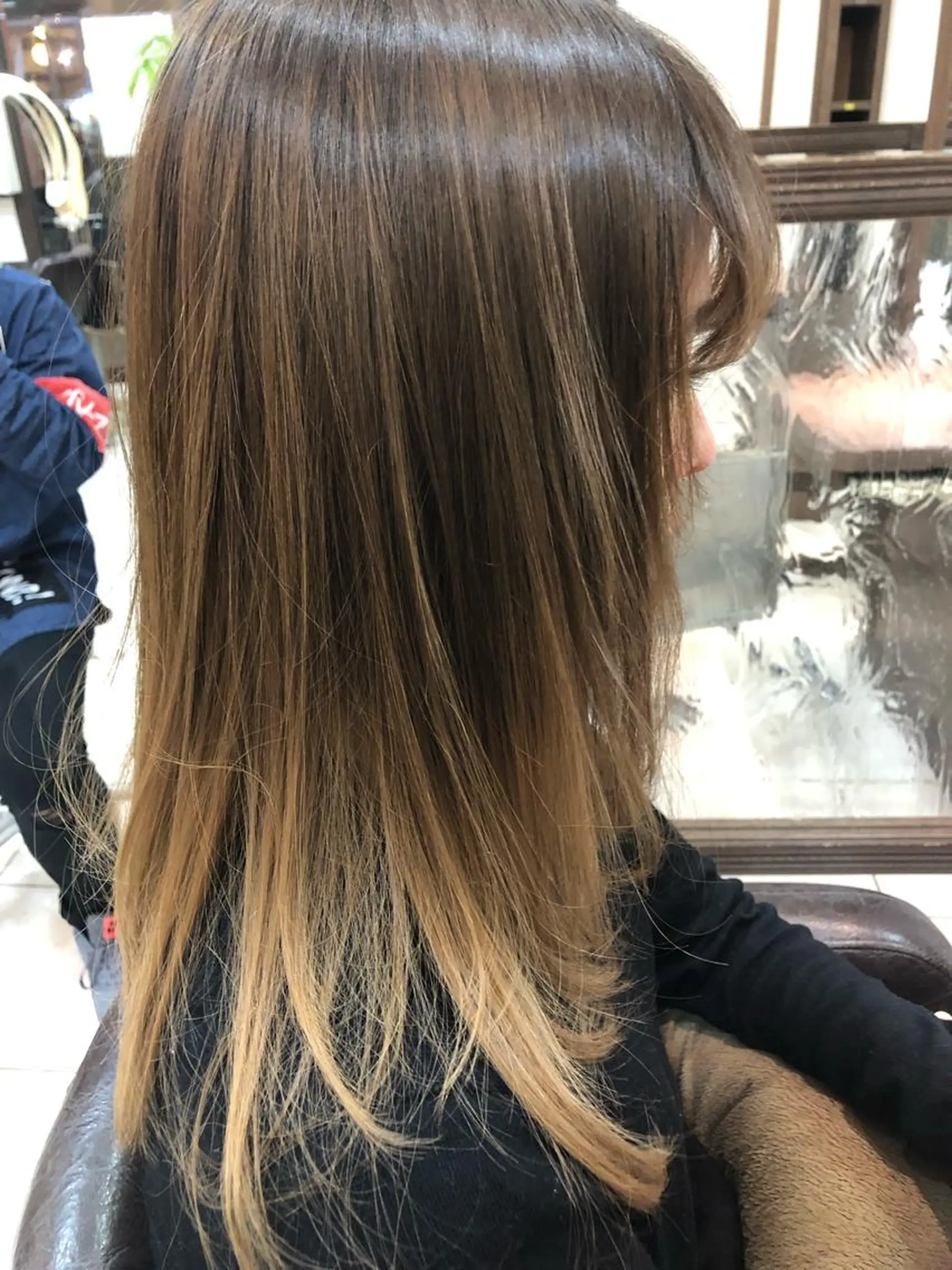 ロング AiRU hair MARINAのヘアスタイル