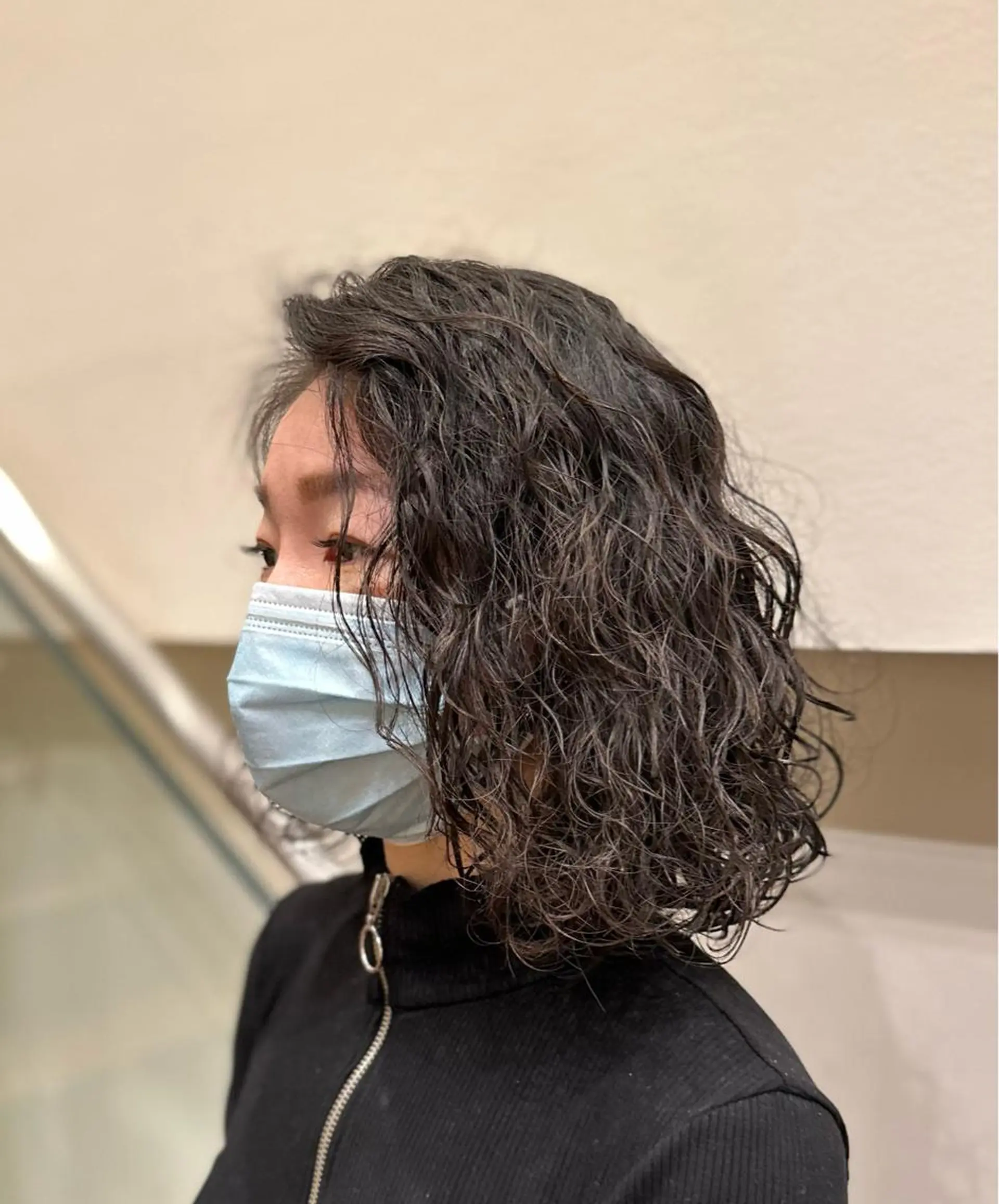 ミディアム パーマ ミディアムパーマ スパイラルパーマ レイヤー/グレージュ メンズパーマのヘアスタイル