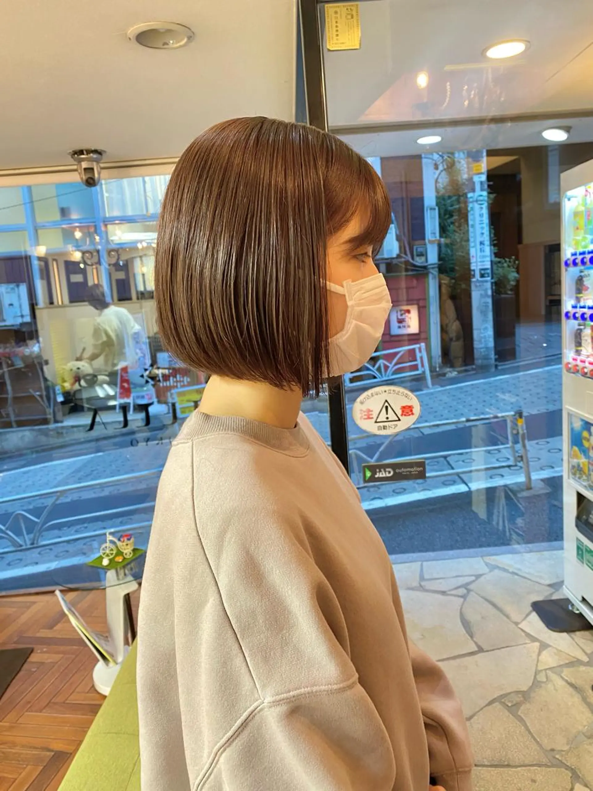 ショート カラー ベージュカラー ピンクカラー ピンクベージュ ボブ カット ヘアカラー トリートメント ボブ/縮毛矯正/ レイヤー/塚田のヘアスタイル