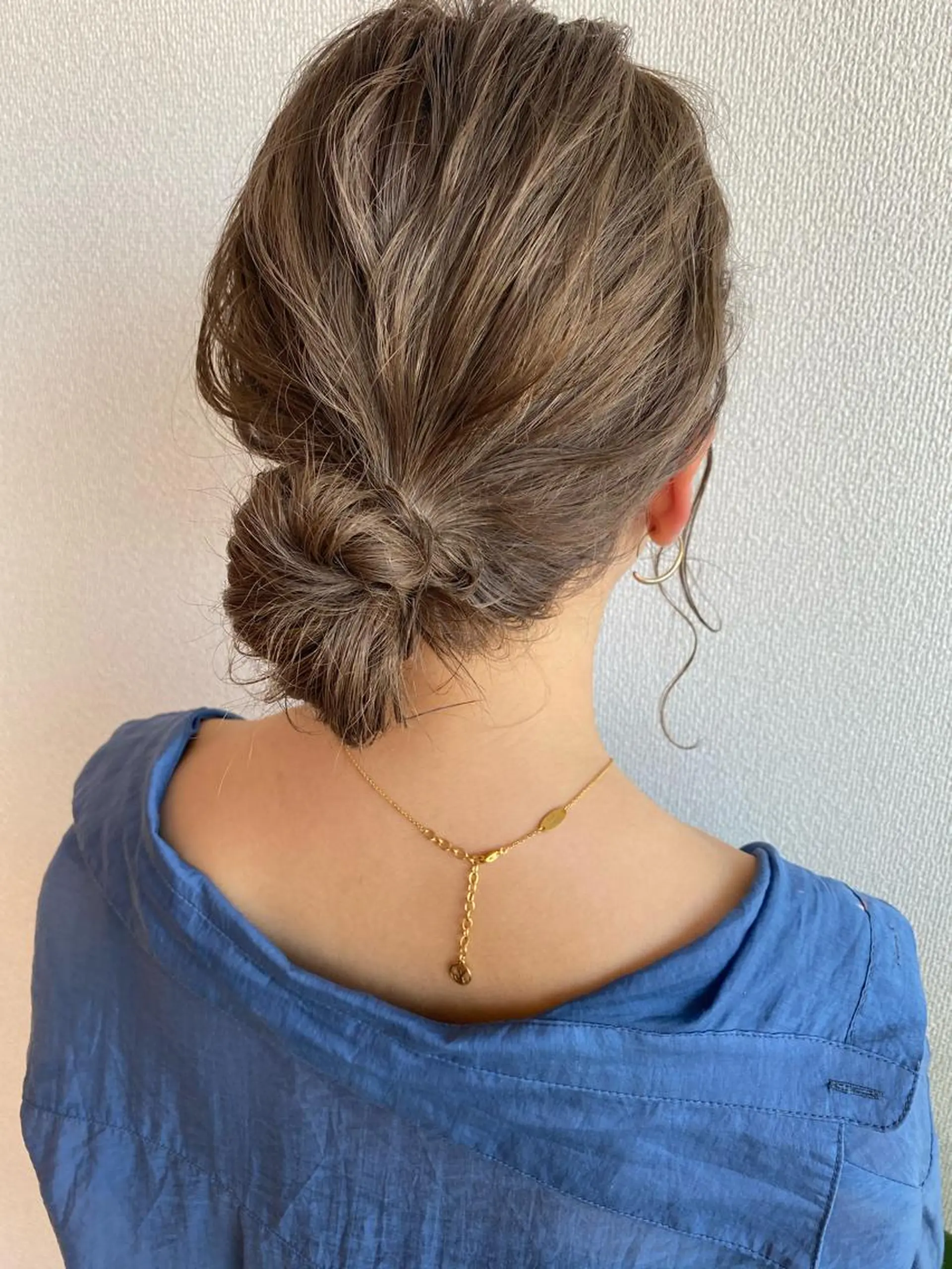 セミロング ヘアアレンジ 藤井 貴美子のヘアスタイル