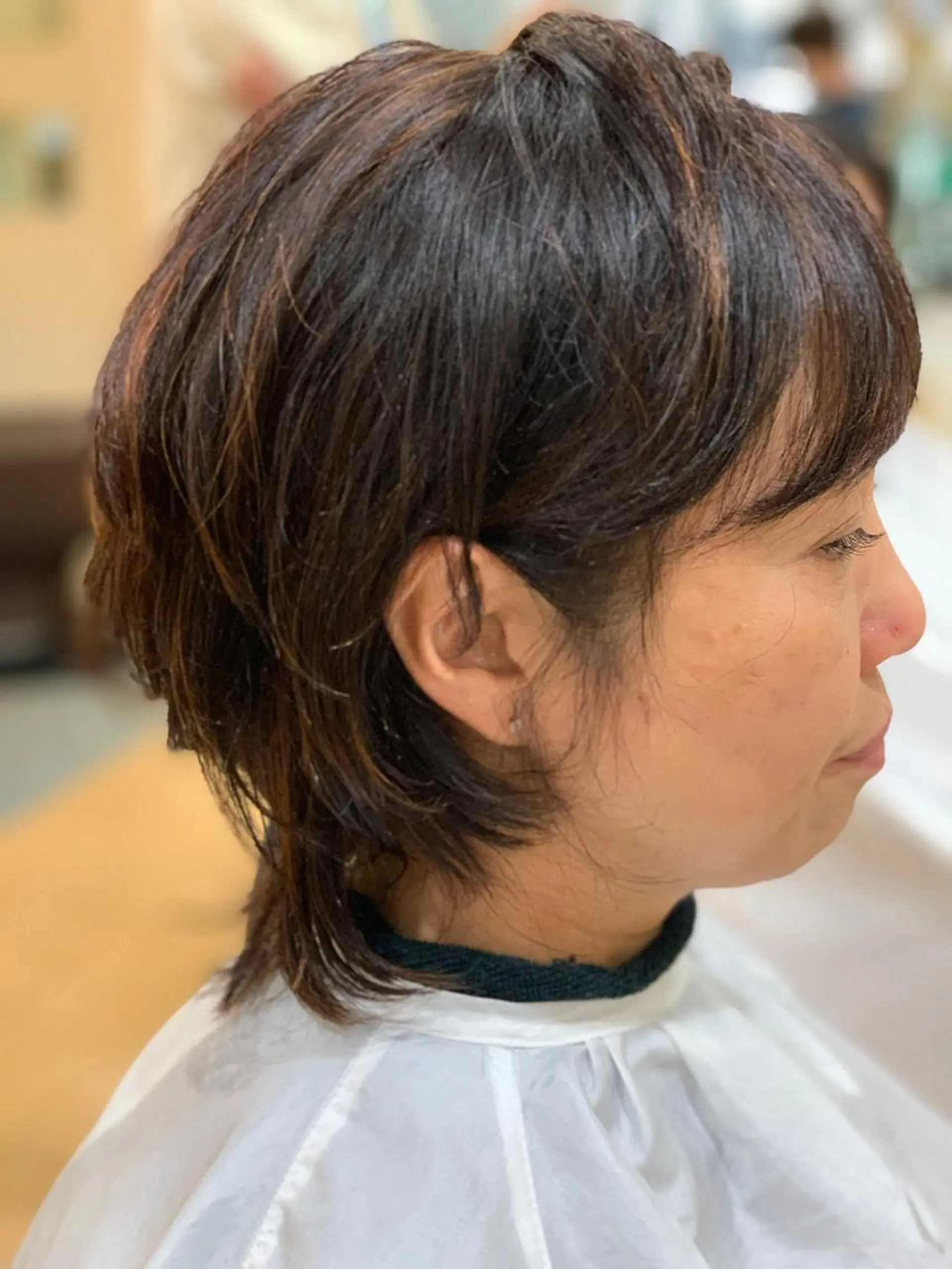 ミディアム カラー ハイライトカラー ハイライト ウルフカット 高橋 春菜のヘアスタイル