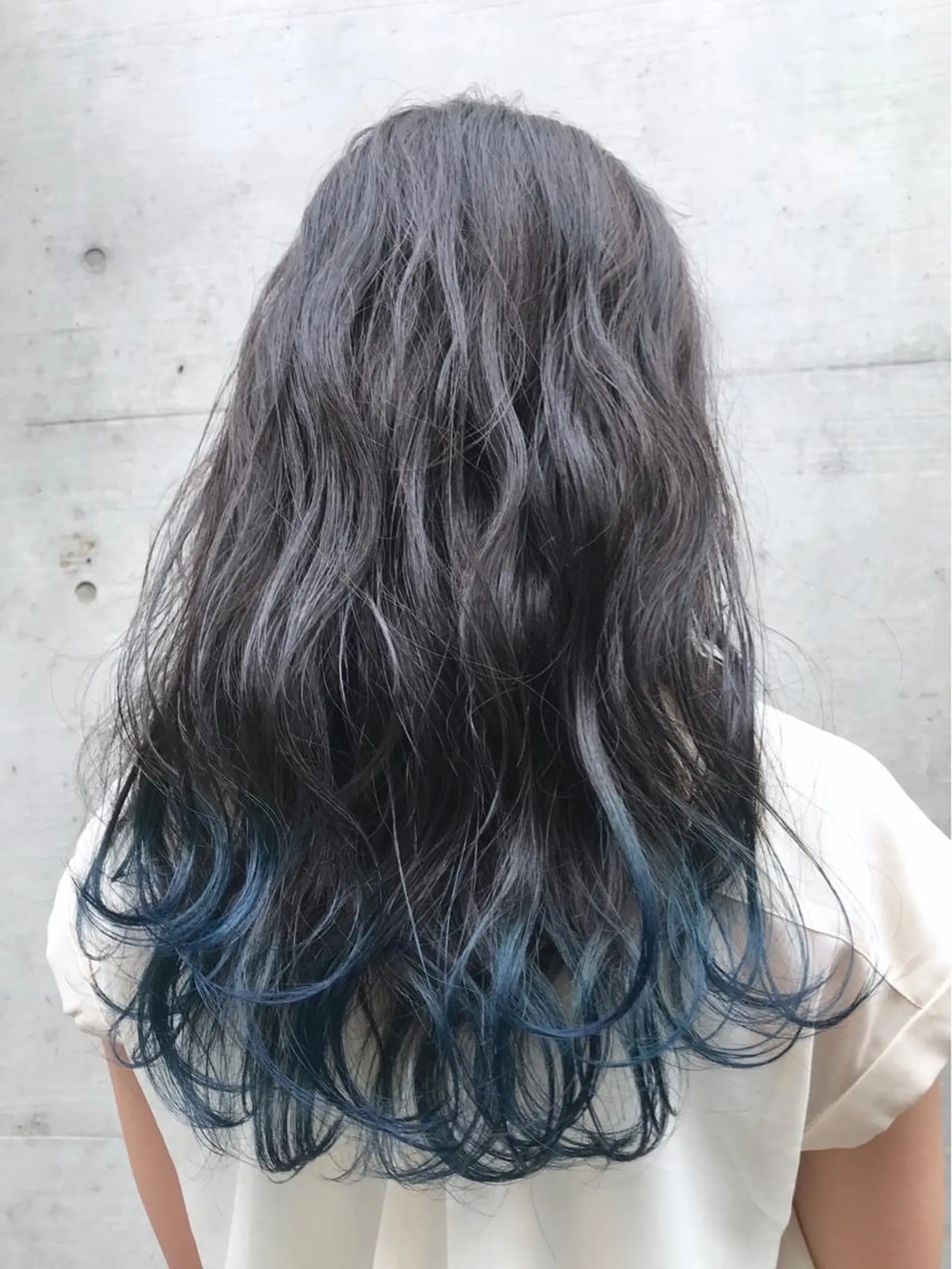 ロング カラー ブルーカラー 色落ちまでキレイに！ ！女性サロンのヘアスタイル