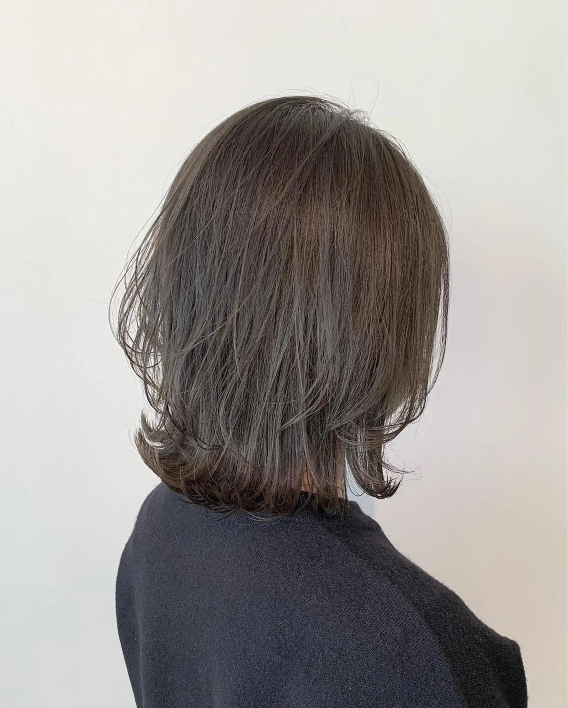 ミディアム カラー アッシュ シルバー シルバーアッシュ ヘアカラー トリートメント 【艶カラー】 STYLE 和泉俊希のヘアスタイル