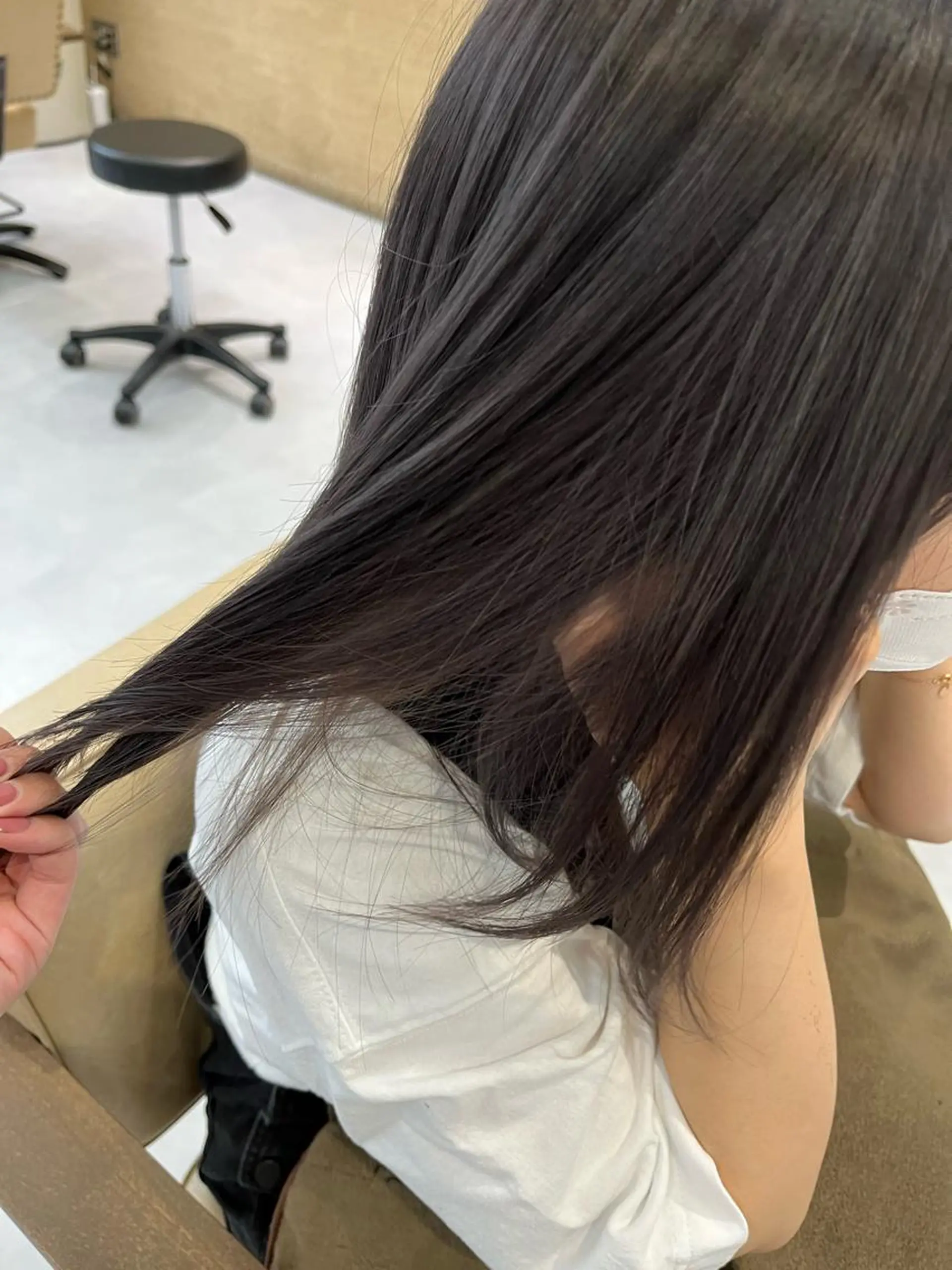 セミロング カット ヘアカラー トリートメント ELEN 新百合ヶ丘のヘアスタイル