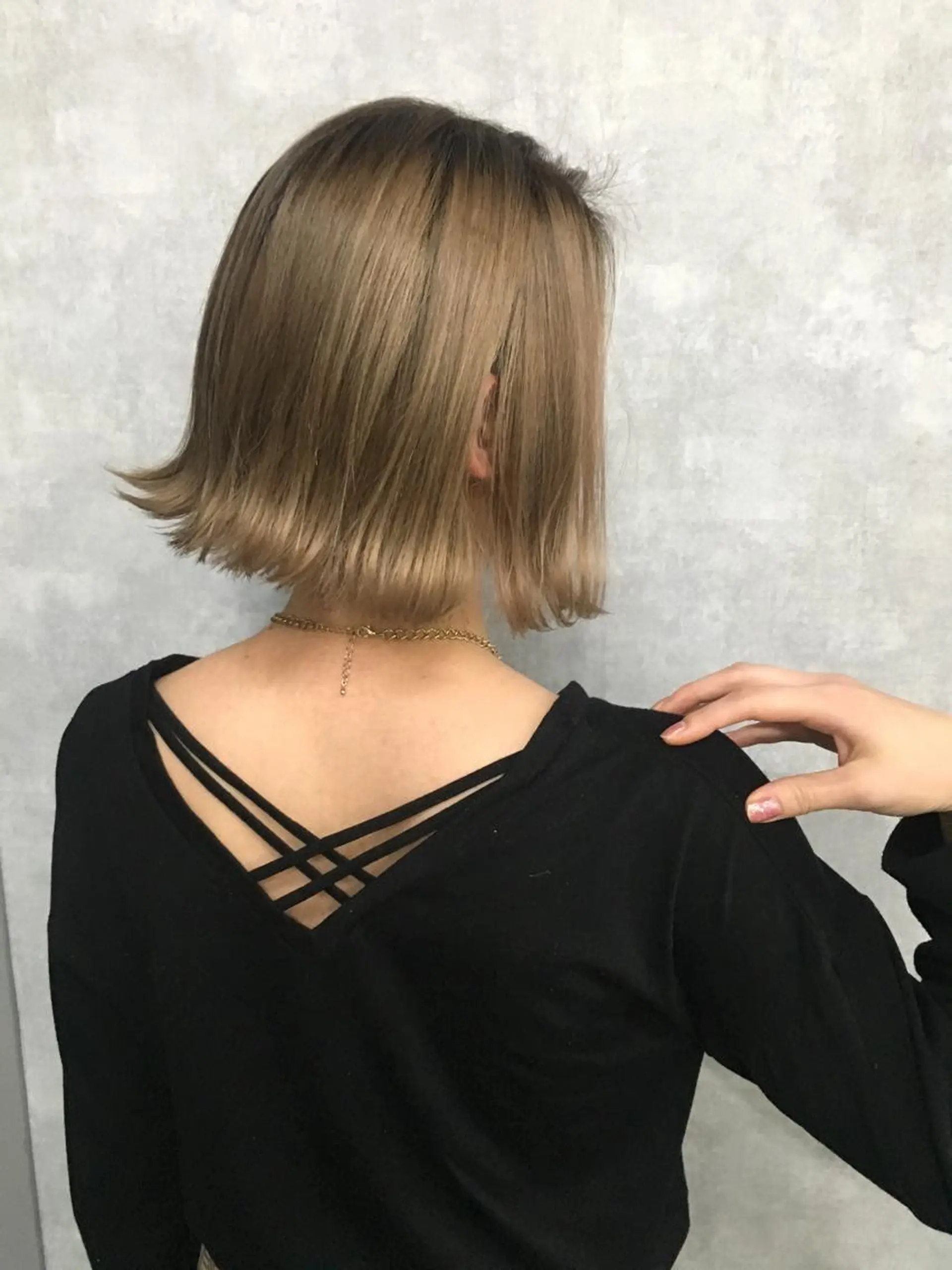 ショート カラー ベージュカラー レイヤーカット BLend 渋谷のヘアスタイル