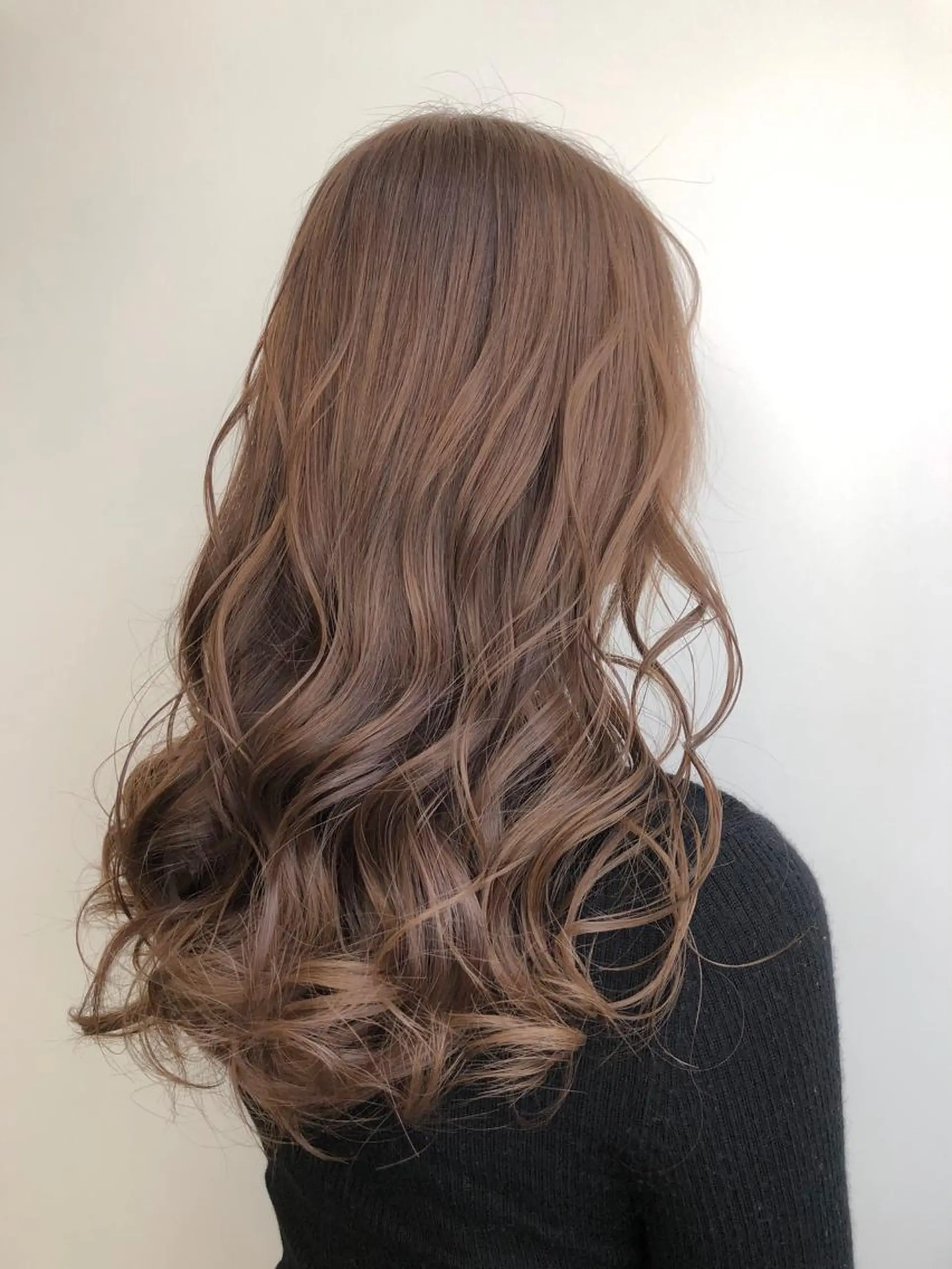 セミロング カラー ベージュカラー ブリーチ ケアブリーチ 【透明感、艶髪】西村 有司のヘアスタイル