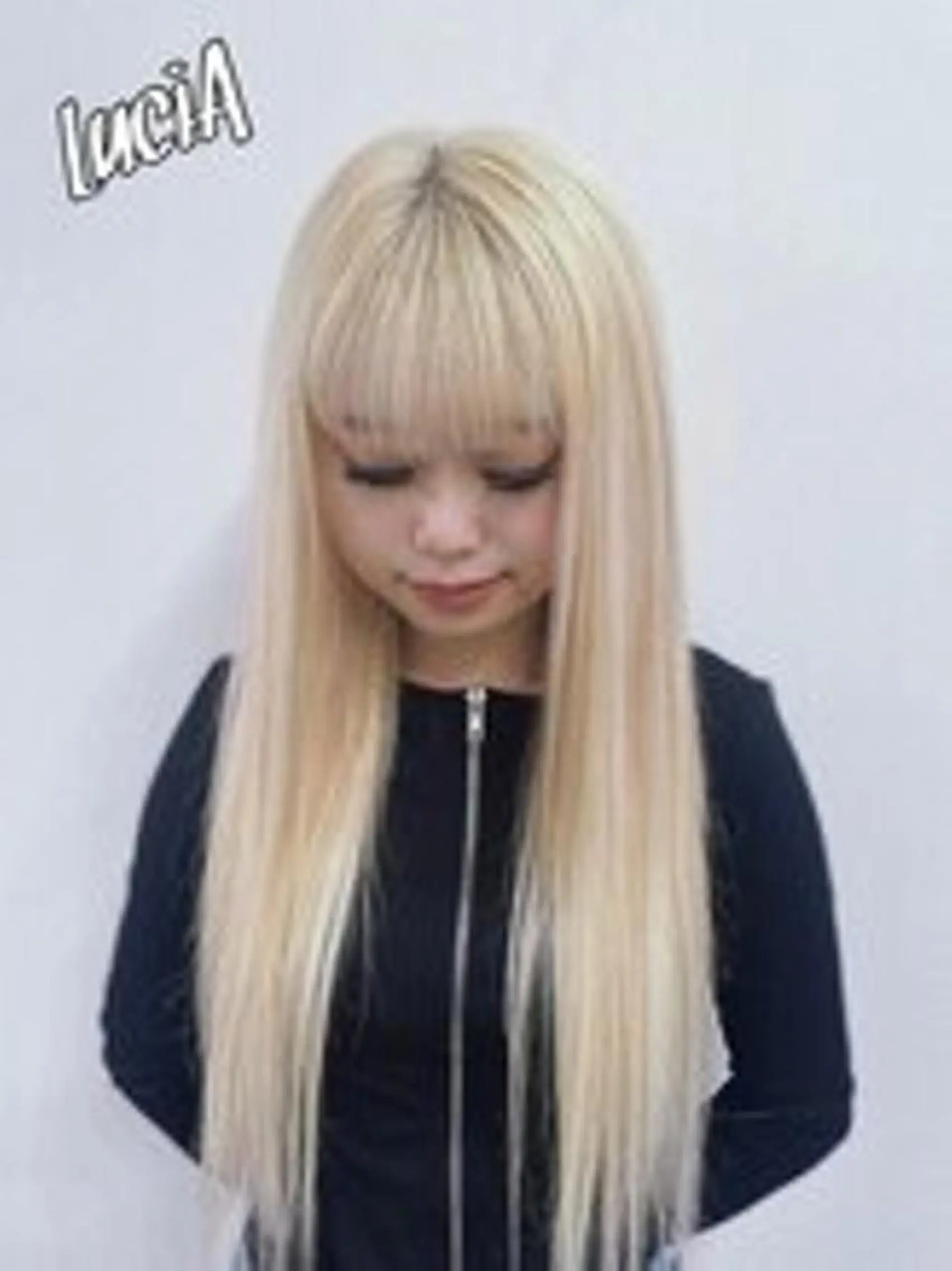 カラー ヘアアレンジ ロング LuciA エクステカラーのヘアスタイル