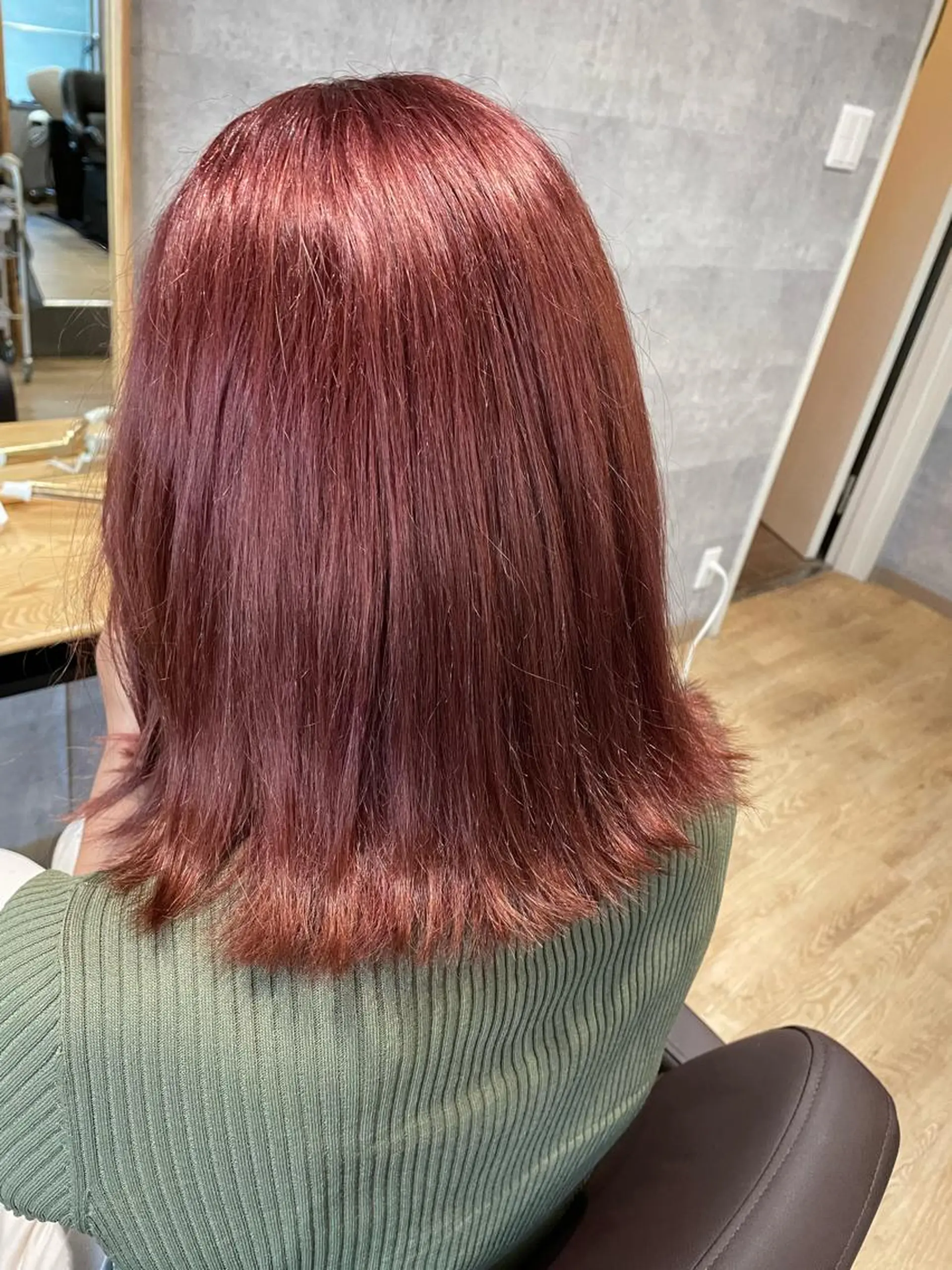 ミディアム カラー ベージュカラー ブリーチ ピンクカラー ピンクベージュ カット ヘアカラー 月200名以上担当 六甲徒歩30秒のヘアスタイル