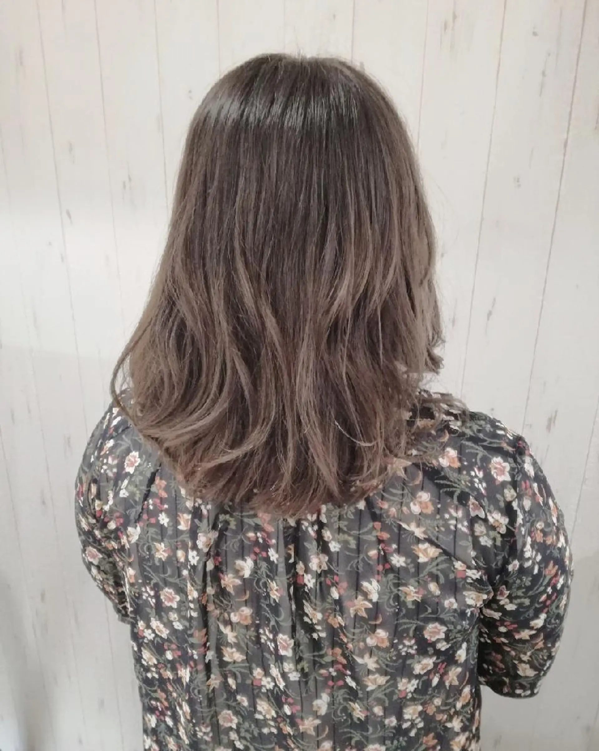 ミディアム カラー グラデーションカラー ハイライトカラー 外国人風カラー ハイライト 西川 敏夫のヘアスタイル