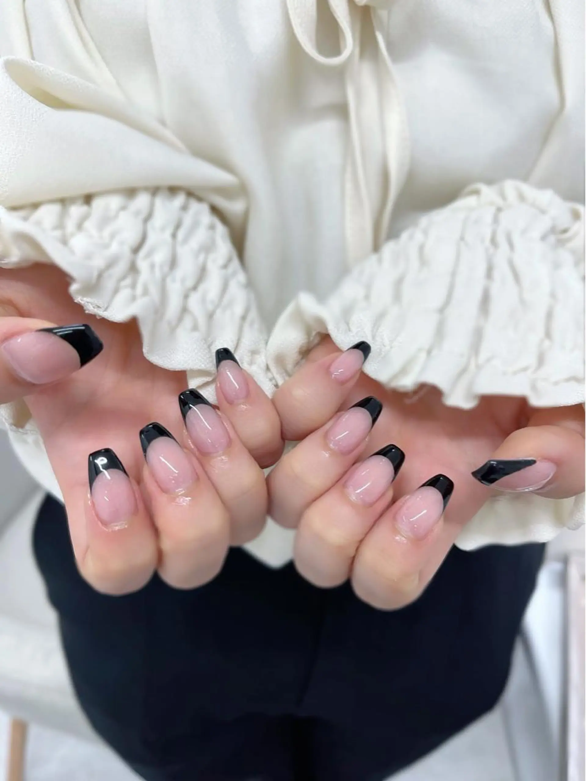 ネイル Bianca🩶 SHIONOのネイルデザイン