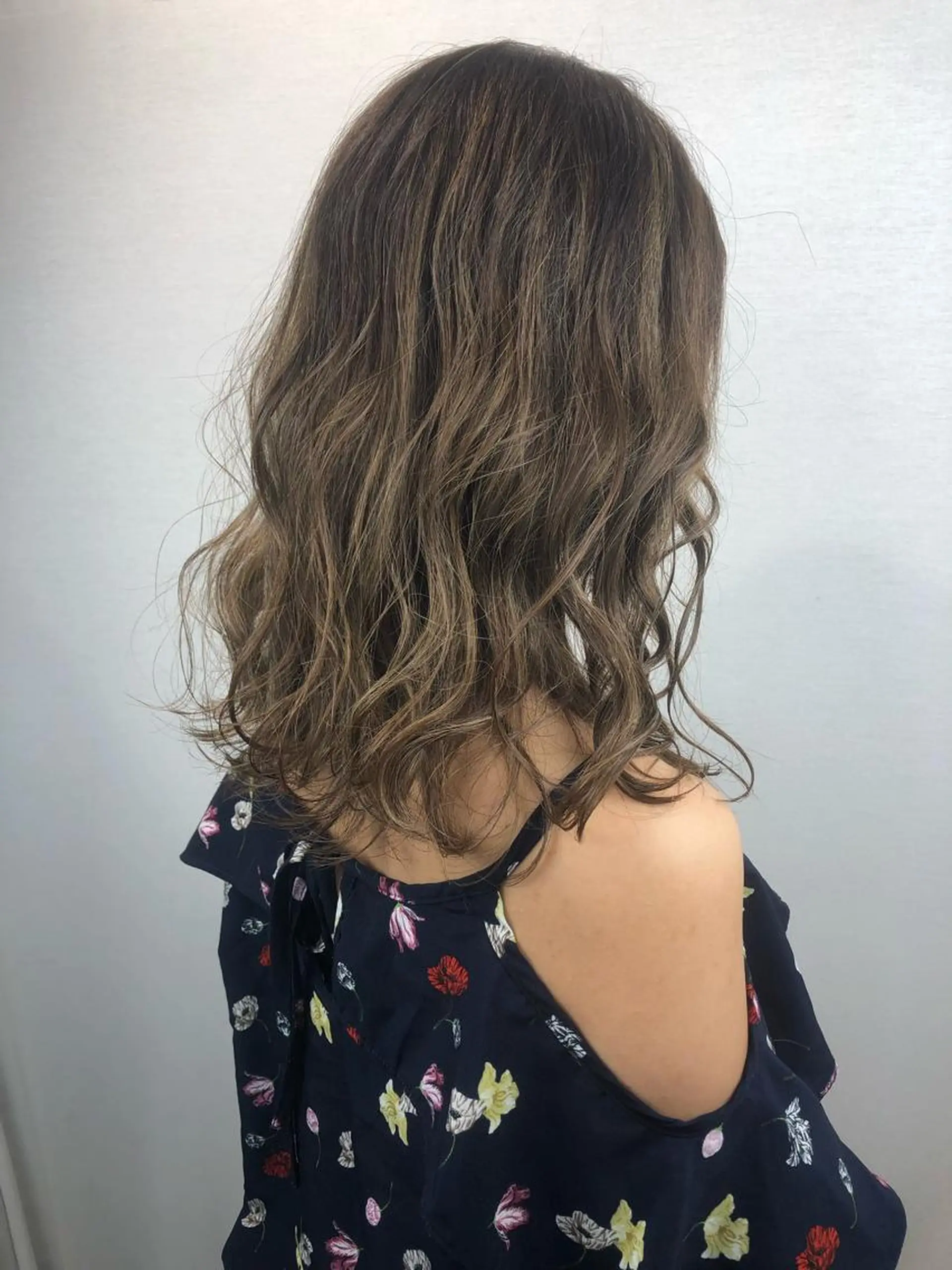 セミロング カラー ハイライトカラー ハイライト ヘアカラー 🤍2nd🤍田所 美希のヘアスタイル