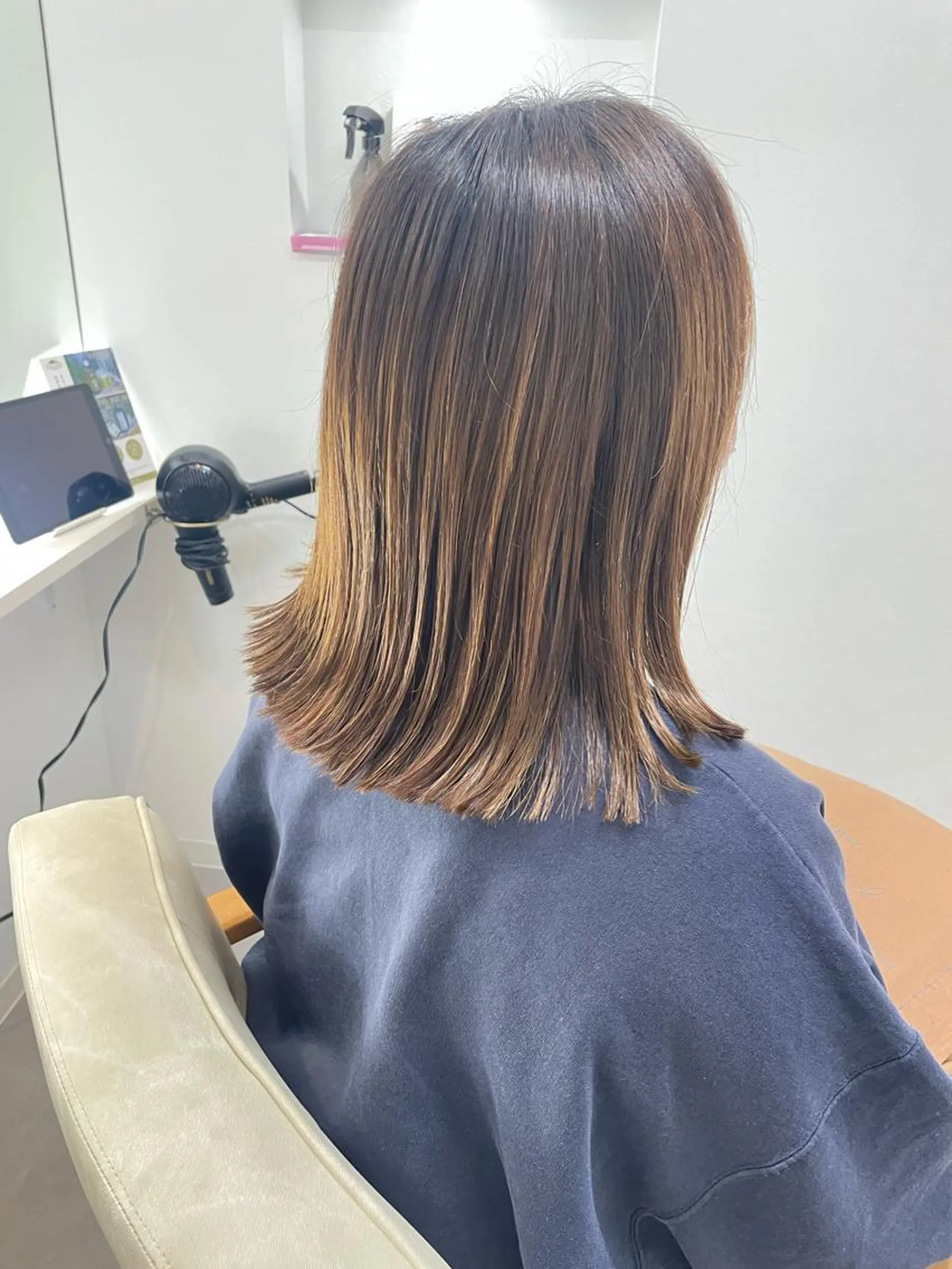 セミロング ヘアカラー トリートメント 甲斐 飛鳥のヘアスタイル