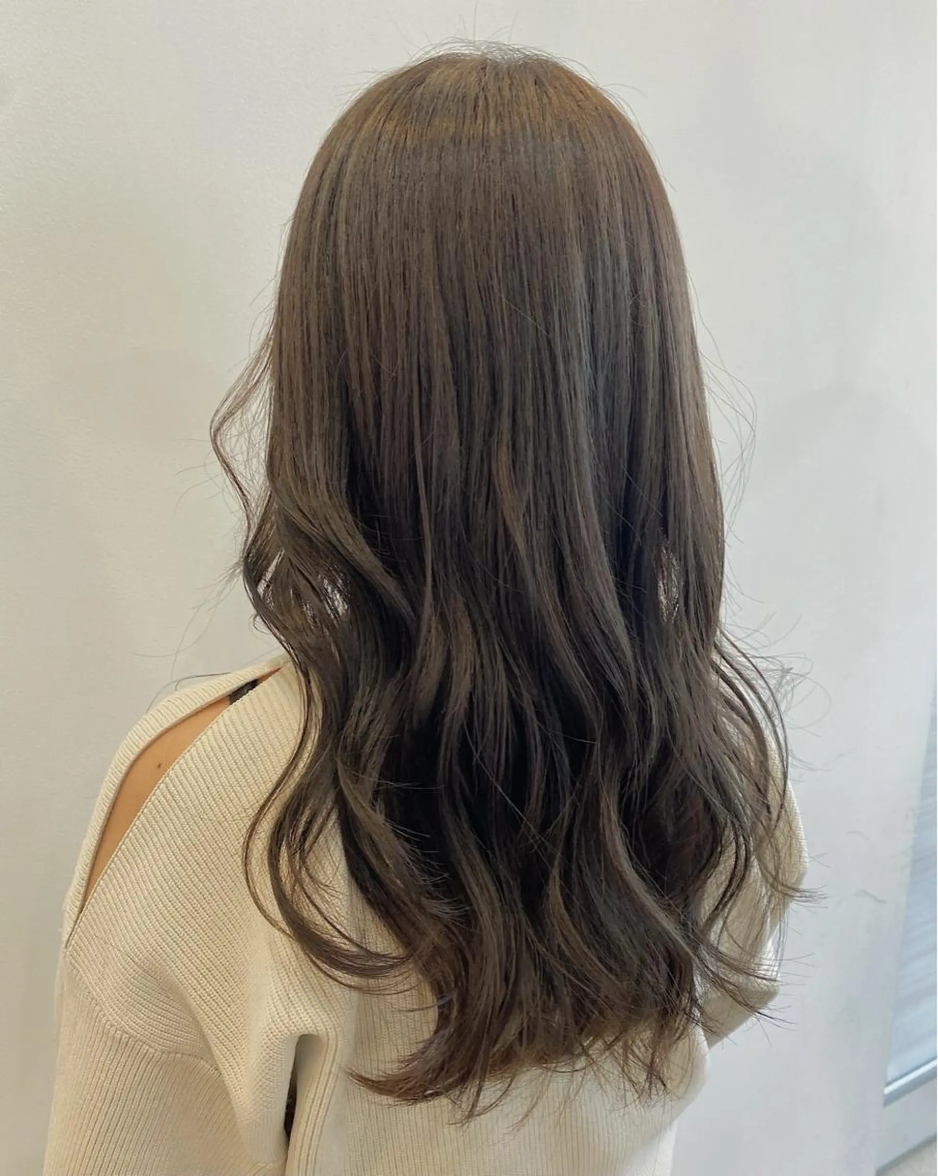 ロング カラー ベージュカラー オリーブベージュ オリーブカラー ブリーチ指名 NO1🌈SAKIのヘアスタイル