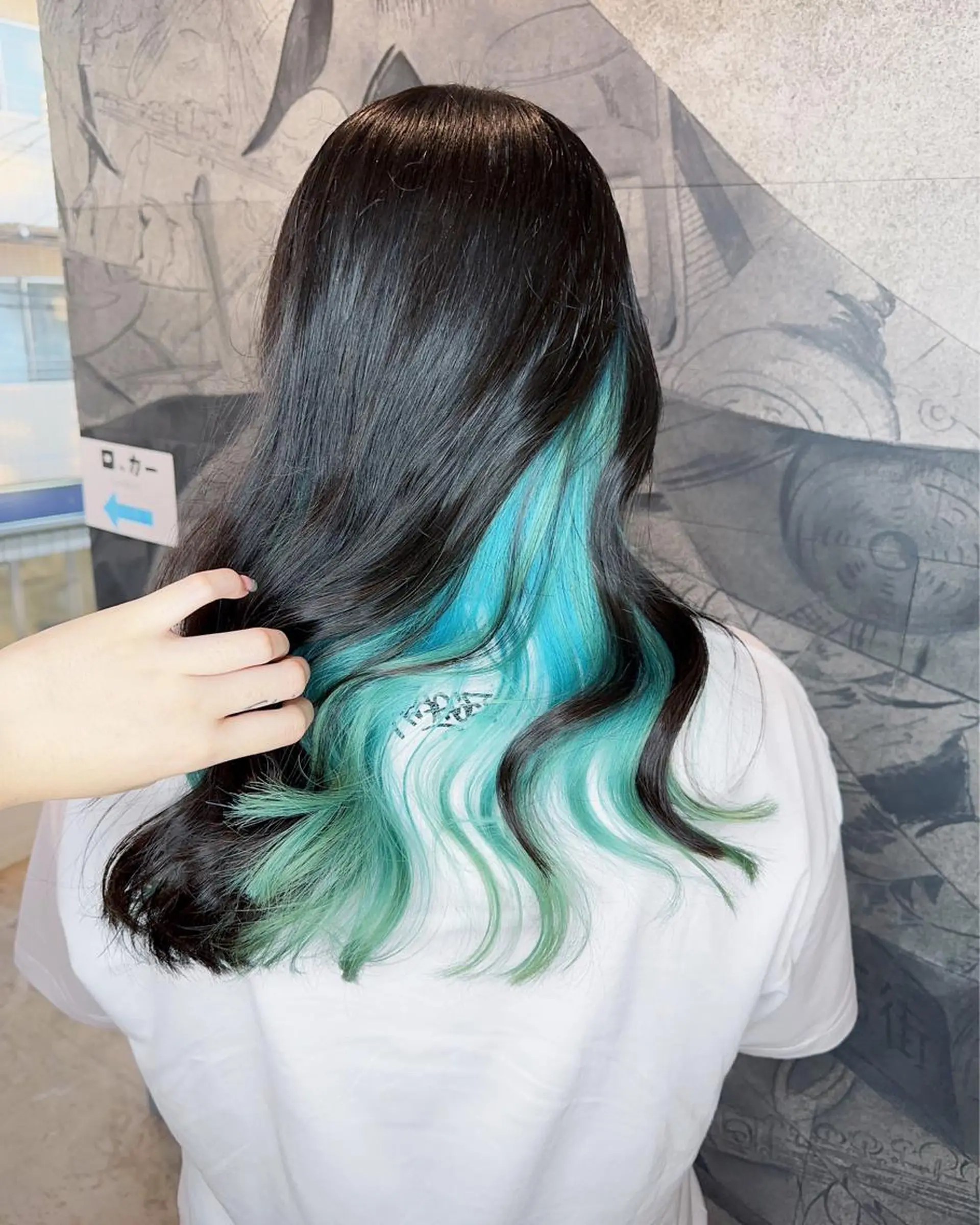 ロング カラー ブリーチ ヘアカラー AIRI 🐈‍⬛のヘアスタイル