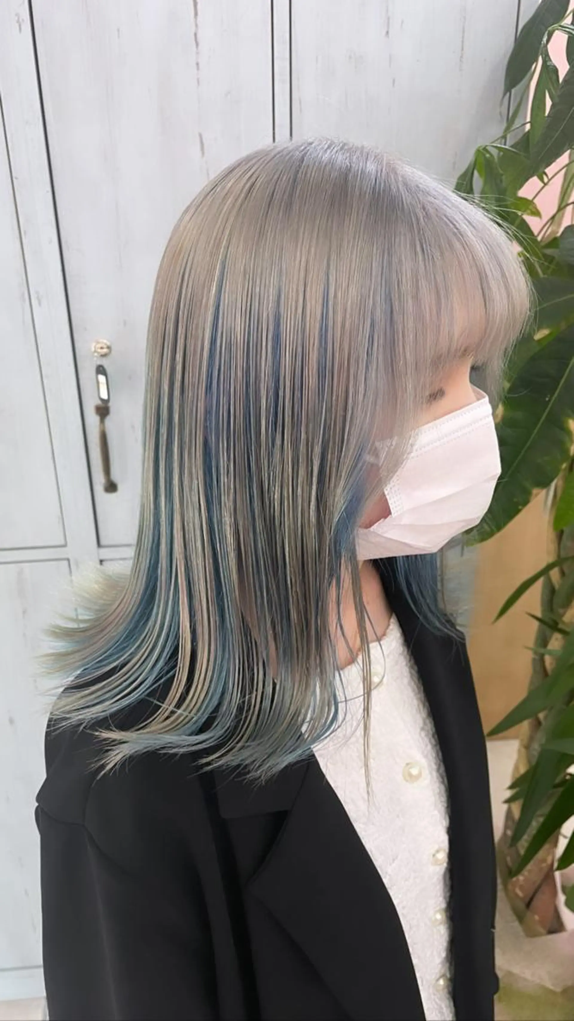 セミロング カラー アッシュ アッシュグレー アッシュグレージュ バレイヤージュ ミストバング ブリーチ✖️レイヤー MANATO🎨🌈のヘアスタイル