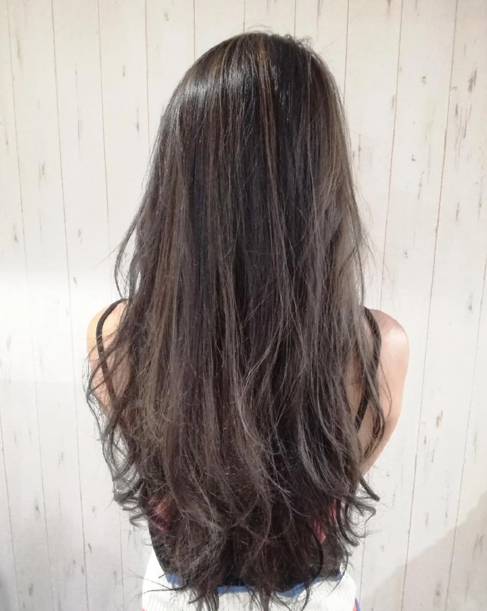 ロング カラー アッシュ アッシュグレー アッシュグレージュ グレージュ ハイライトカラー 西川 敏夫のヘアスタイル