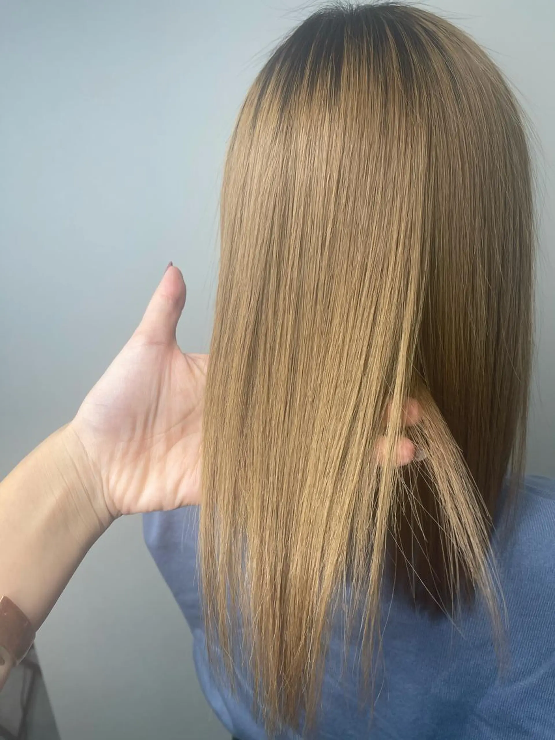 セミロング emi/髪質改善/ 韓国風/艶カラーのヘアスタイル