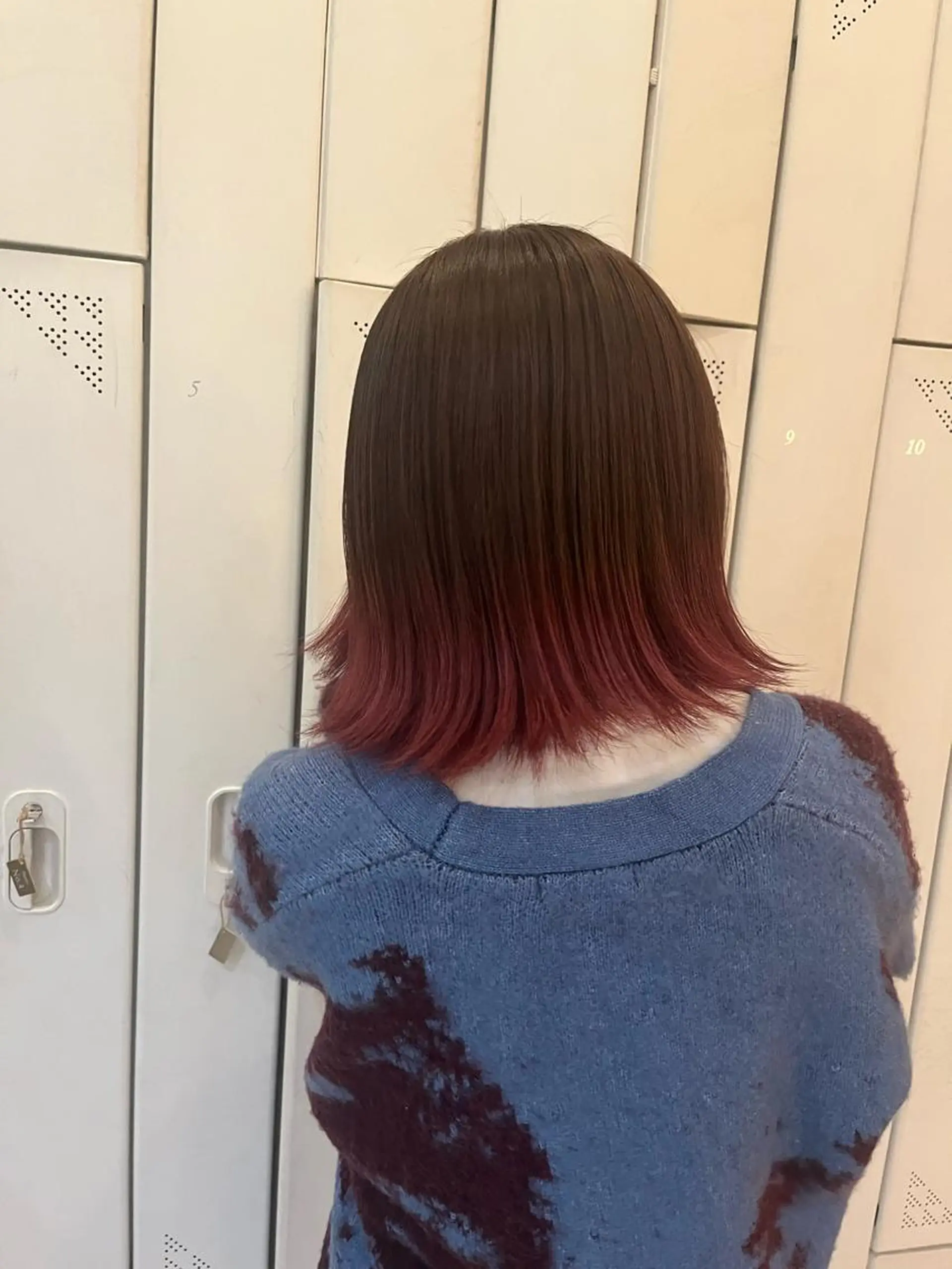 カラー 飯田 愛結のヘアスタイル