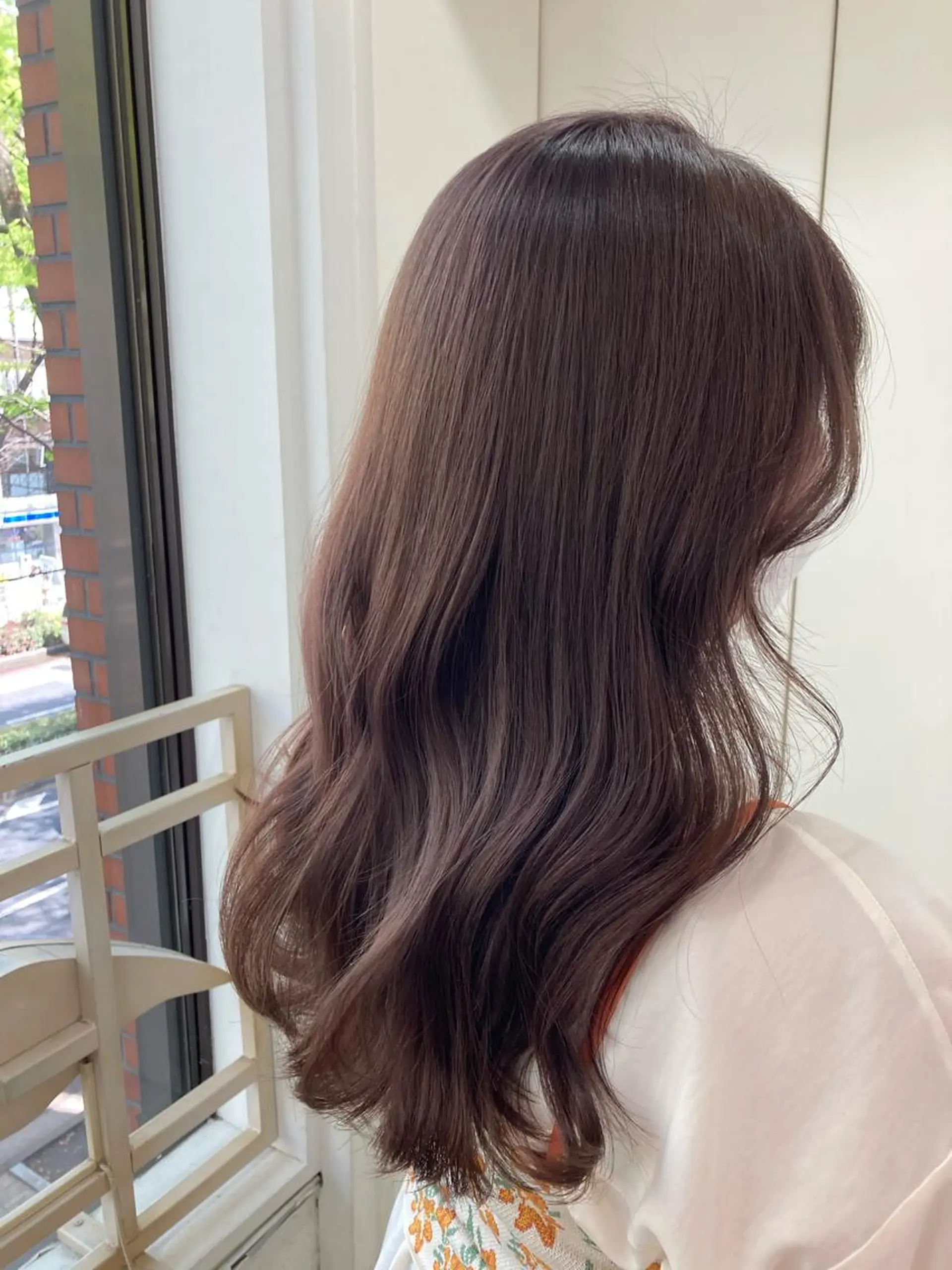 ロング カラー ベージュカラー グレージュ ラベンダーカラー ラベンダーグレージュ ラベンダーグレー カット ヘアカラー トリートメント SALOWIN神宮前五丁目店所属・🇰🇷韓国風艶髪✨ 髪質改善 倉岡しおんのヘアスタイル