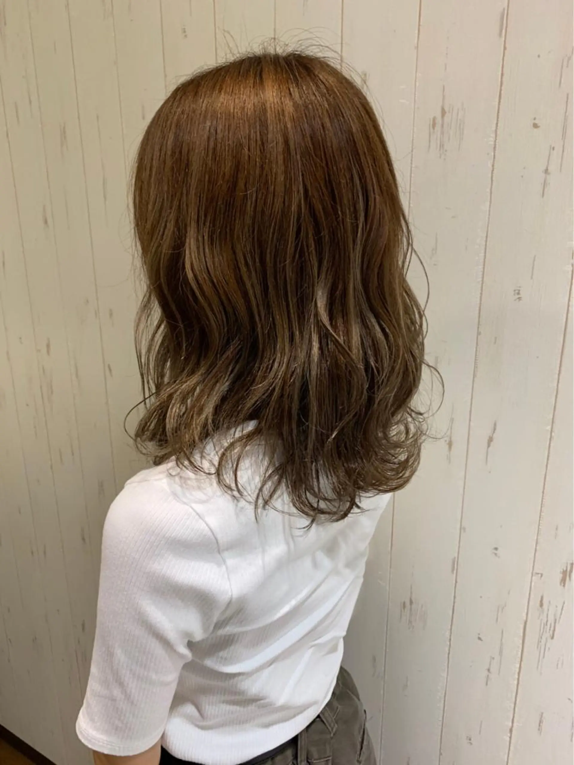 ミディアム カラー 小笠原 愛美のヘアスタイル