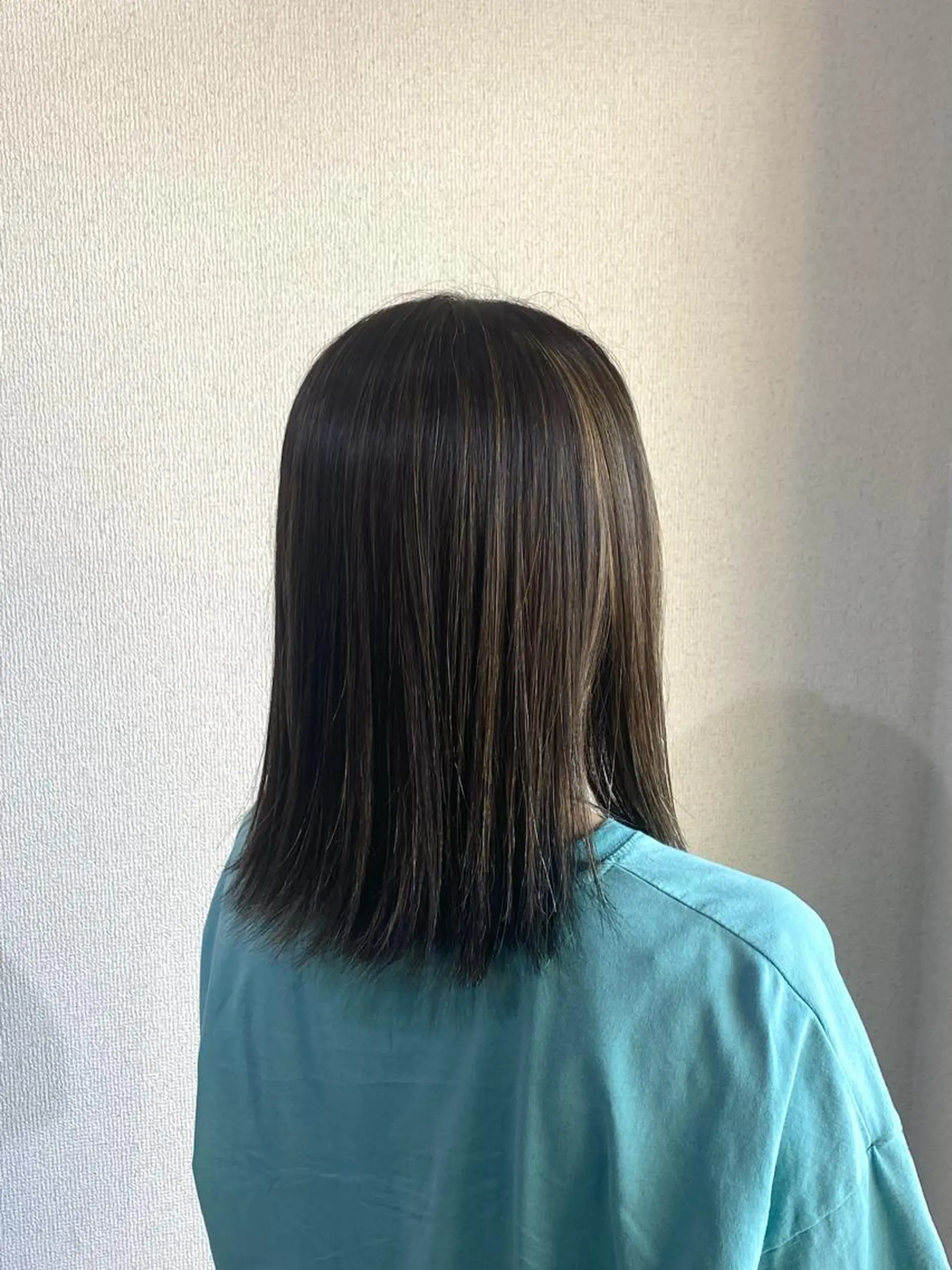 ミディアム ハイライト ヘアカラー 野口 茂宰のヘアスタイル