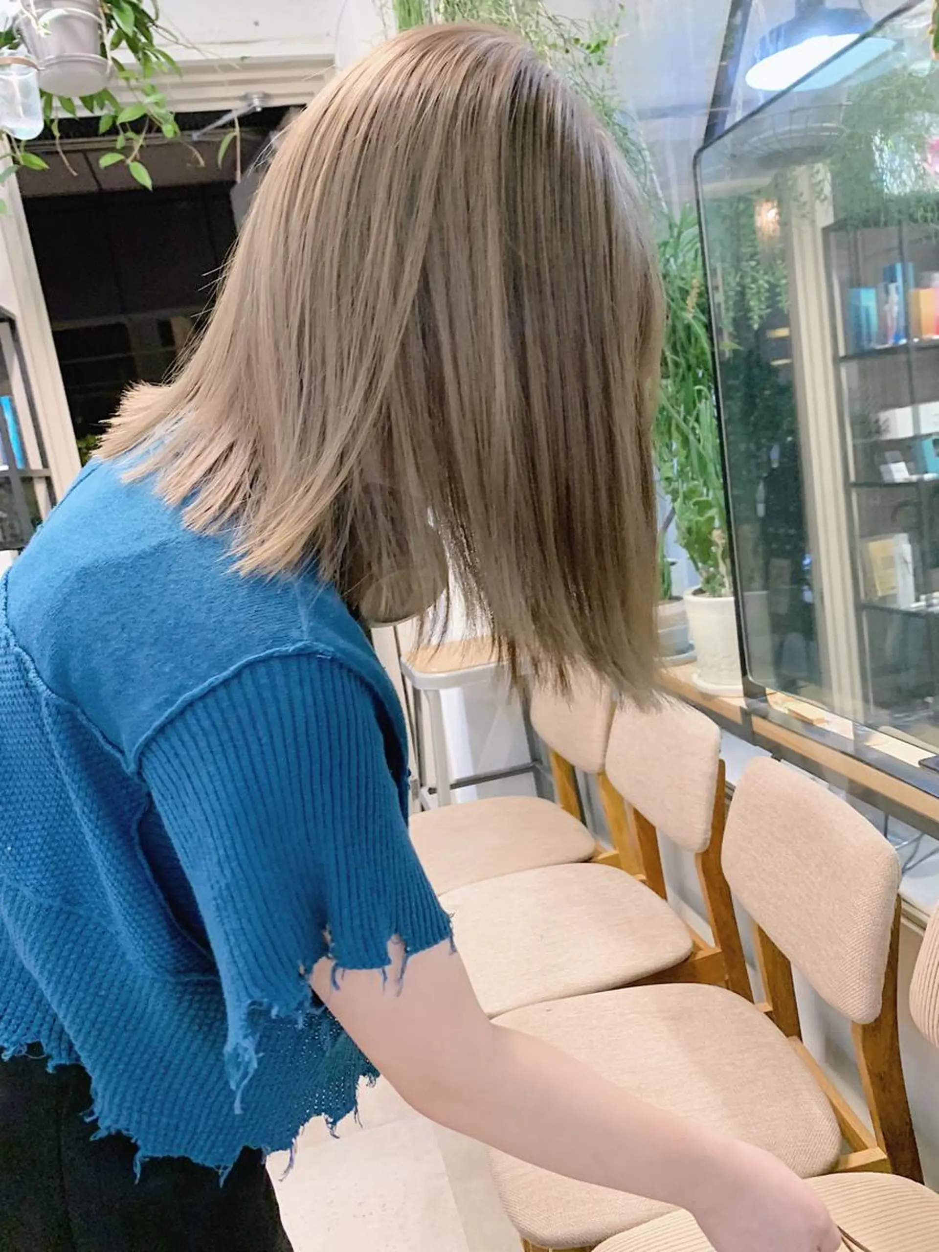 ミディアム カラー パーマ ヘアアレンジ メンズ キッズ ネイル マツエク・マツパ カット ヘアカラー トリートメント ハイトーンボブ 前田 表参道　グレージュのヘアスタイル