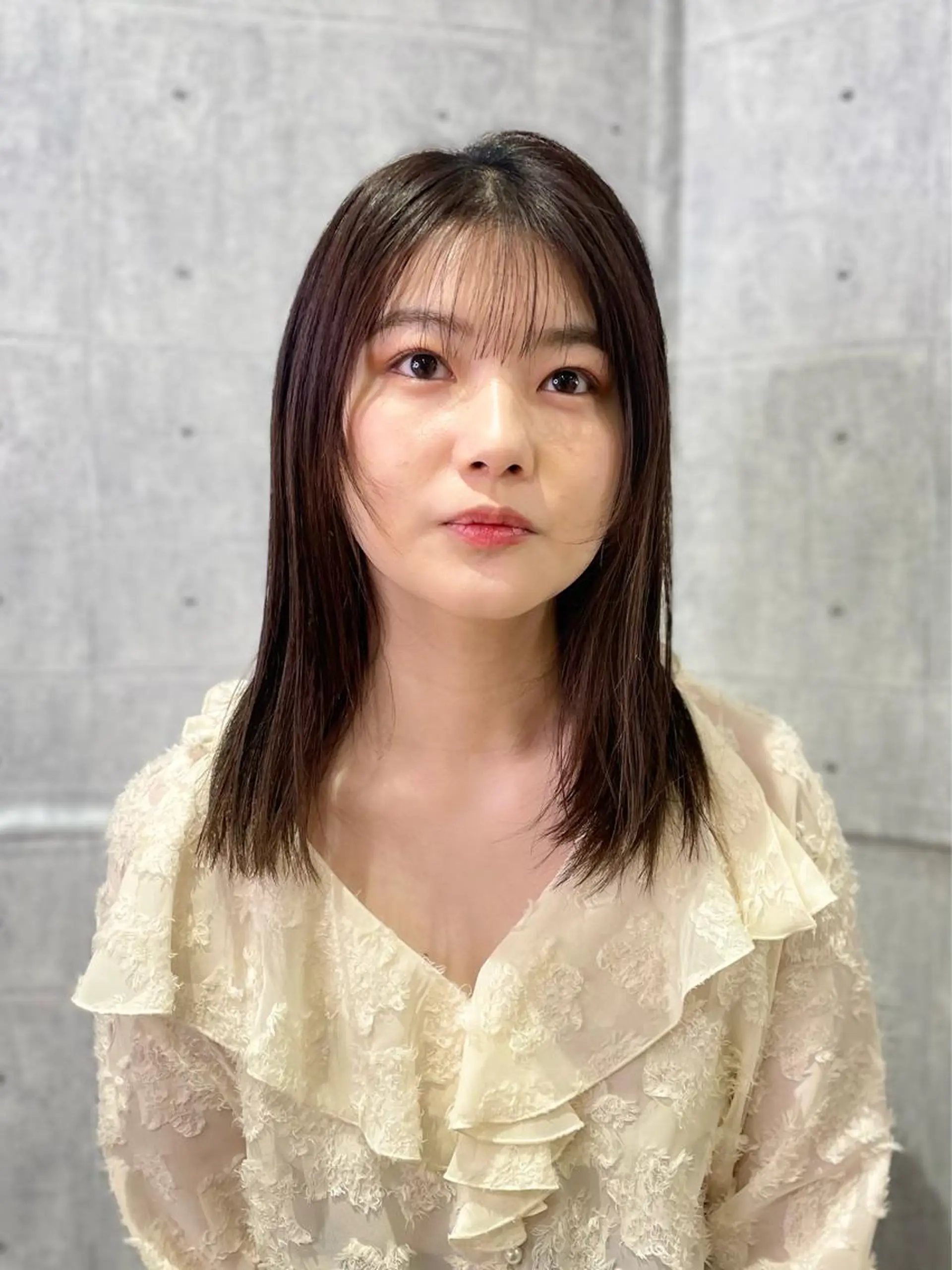 セミロング 🧸SAKI🎀 韓国レイヤーのヘアスタイル