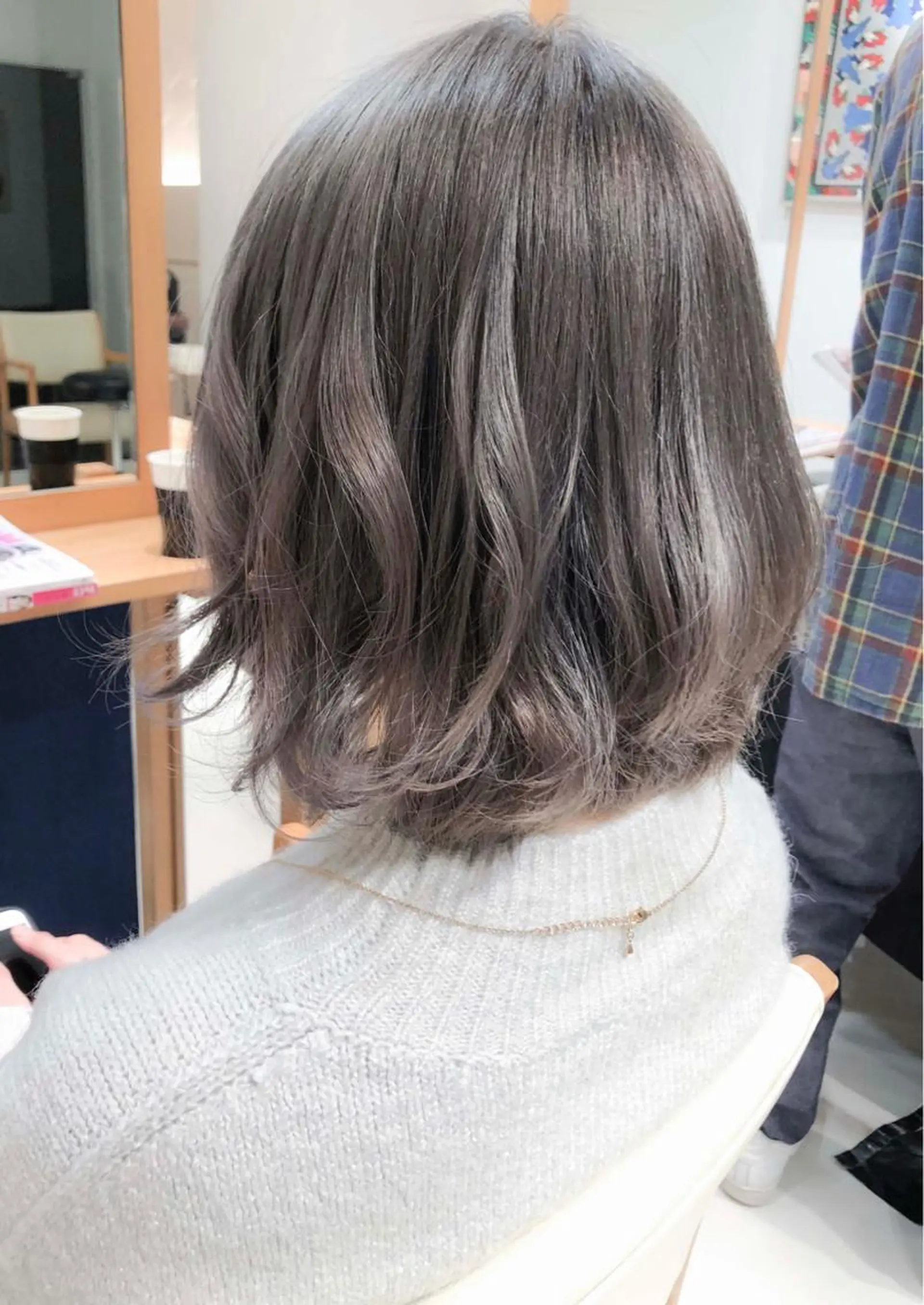 ショート カラー アッシュ アッシュグレー アッシュグレージュ グレージュ ヘアカラー トリートメント Days 透明感カラーのヘアスタイル